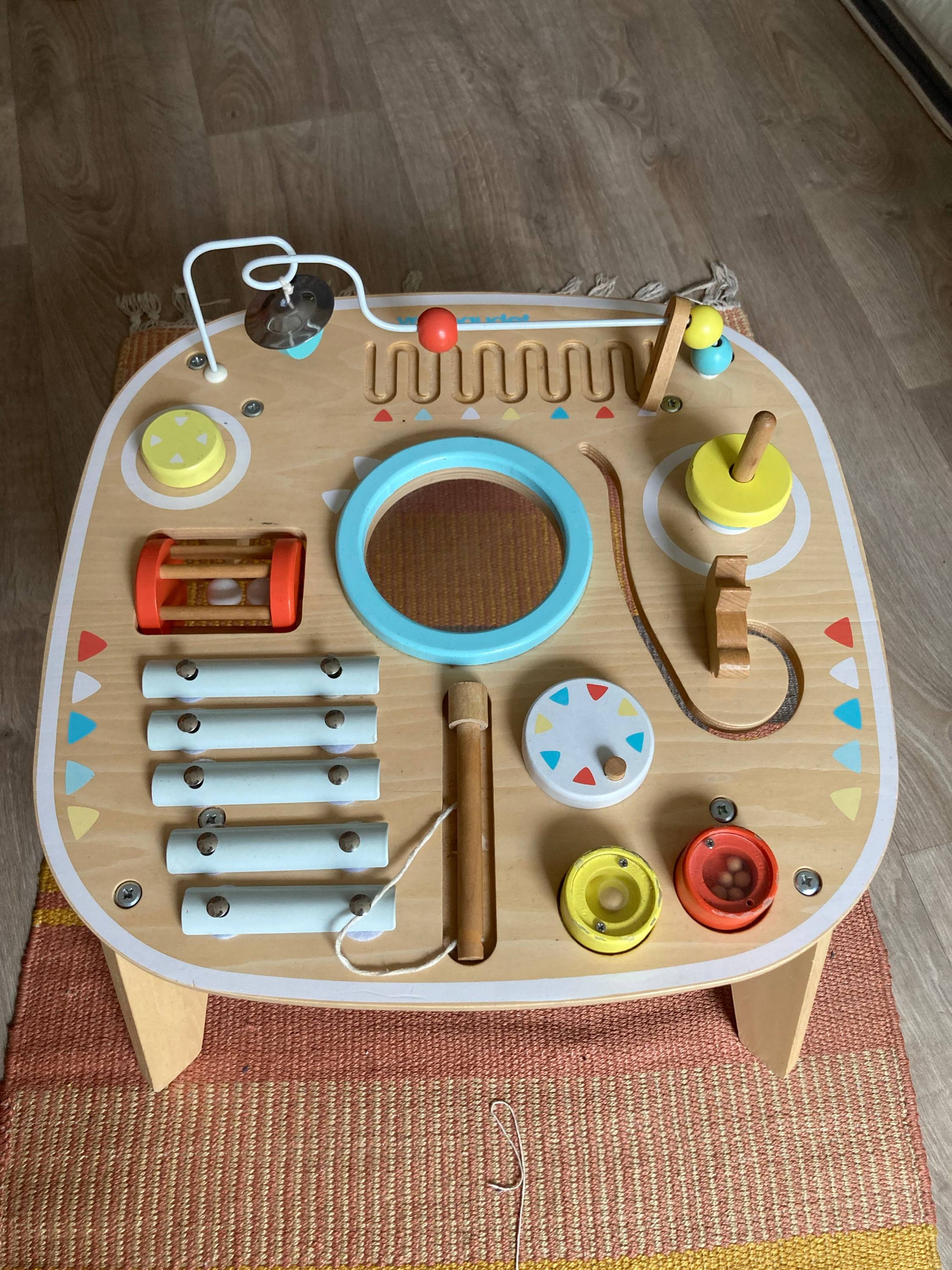 Table d’activité et d’éveil musical Verbaudet