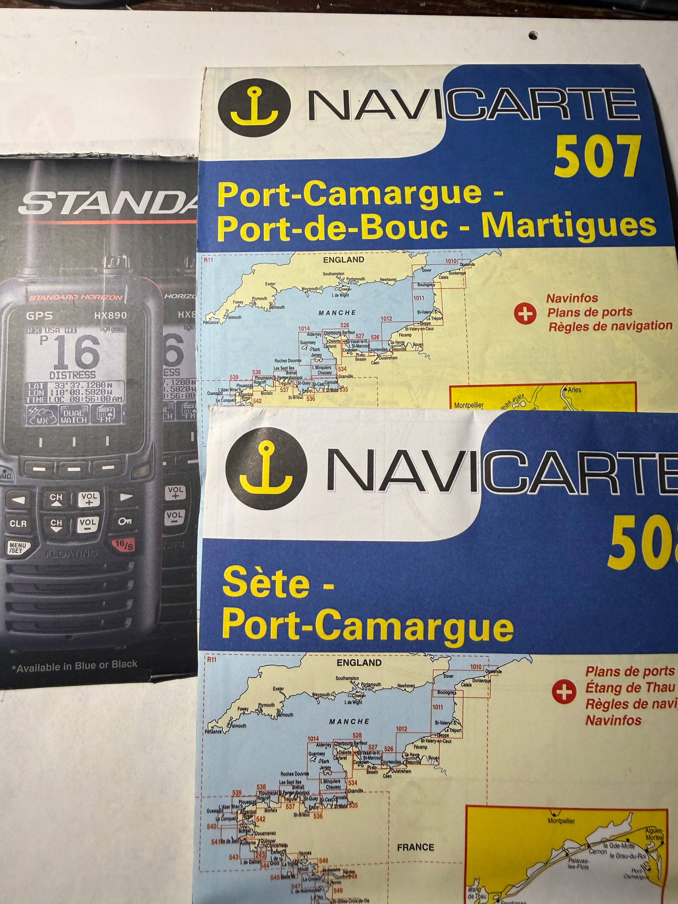 Vends RADIO MARINE VHF STANDARD HORIZON  HX890E