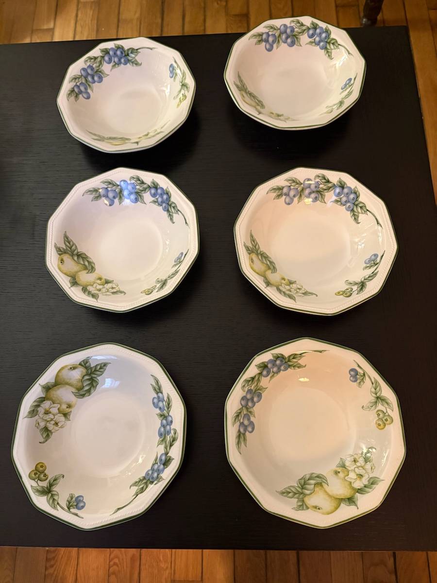 Vends 6 assiettes creuses Churchill England