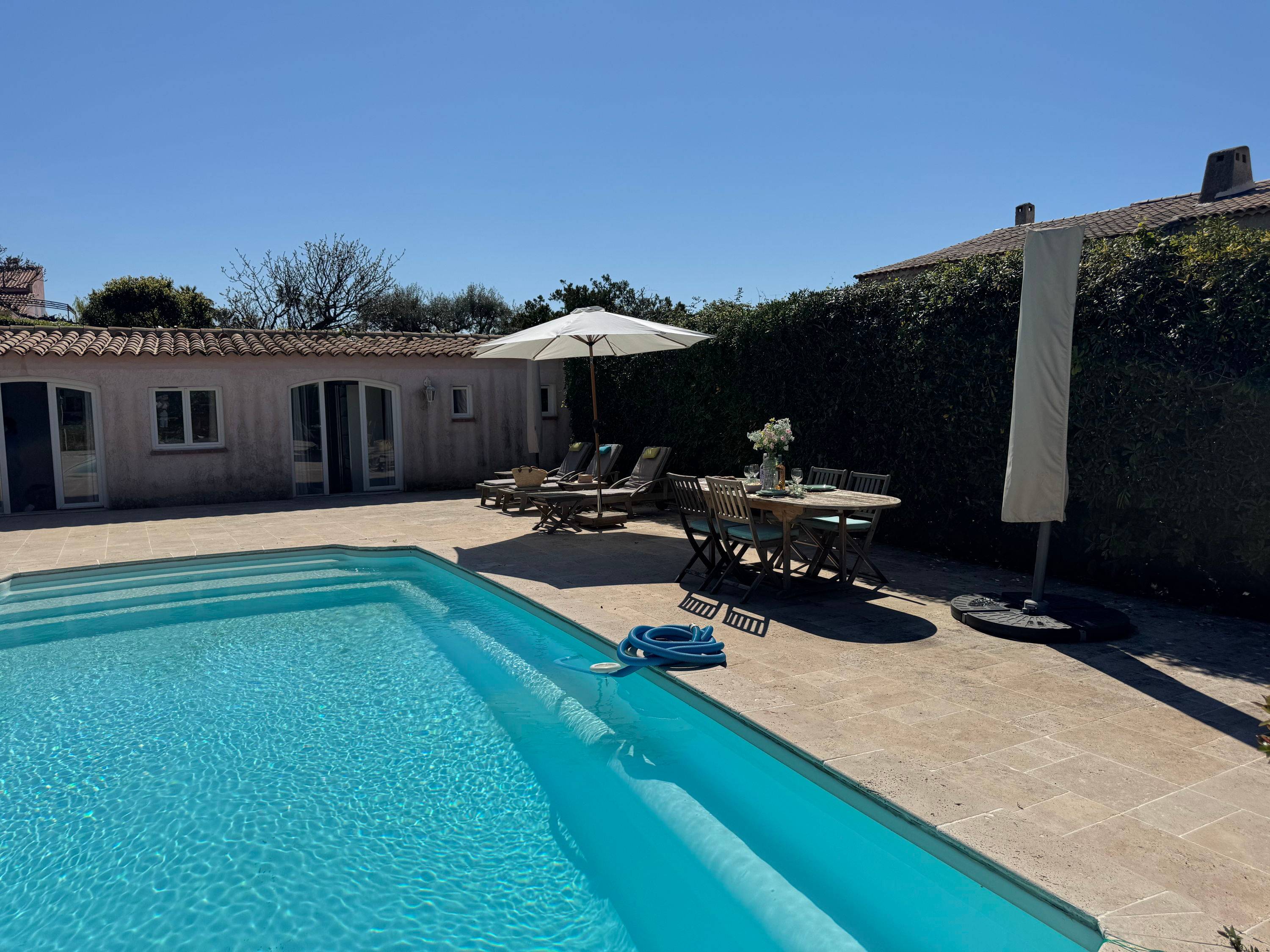 Loue villa vue mer avec piscine et parking - 7 couchages