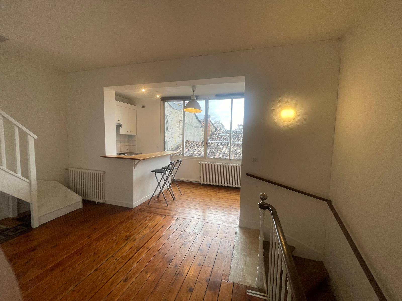Bordeaux Judaïque - T3 bis très calme, sans vis-à-vis avec entrée privative - Colocation - bon état