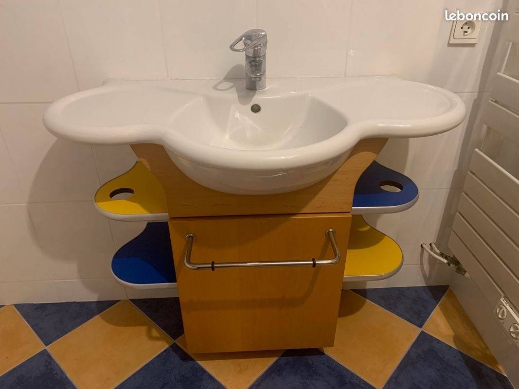 Vends meuble lavabo salle de bain avec marche-pied