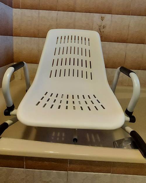 Vends Siège de baignoire pivotant à 360 °