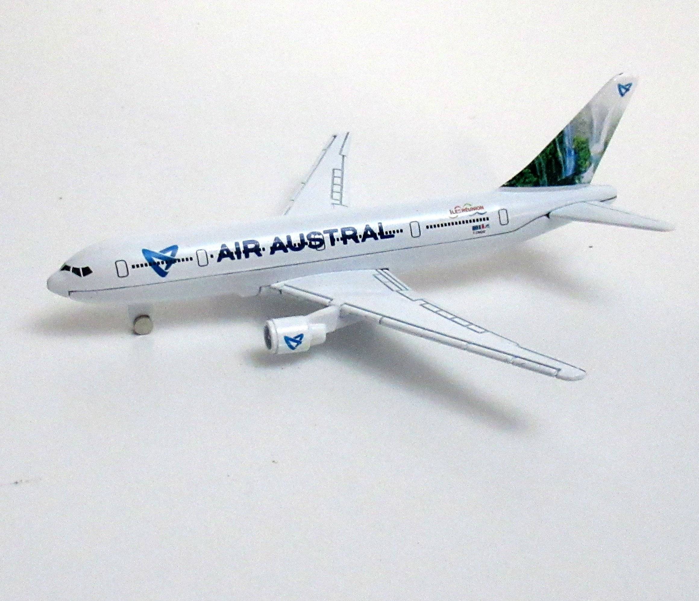 Avion miniature boeing 777 Air austral en métal