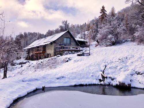 Loue cottage "into the wild" - 6 couchages - Dans la forêt, sur la piste de ski de fond, à 1 km de la station