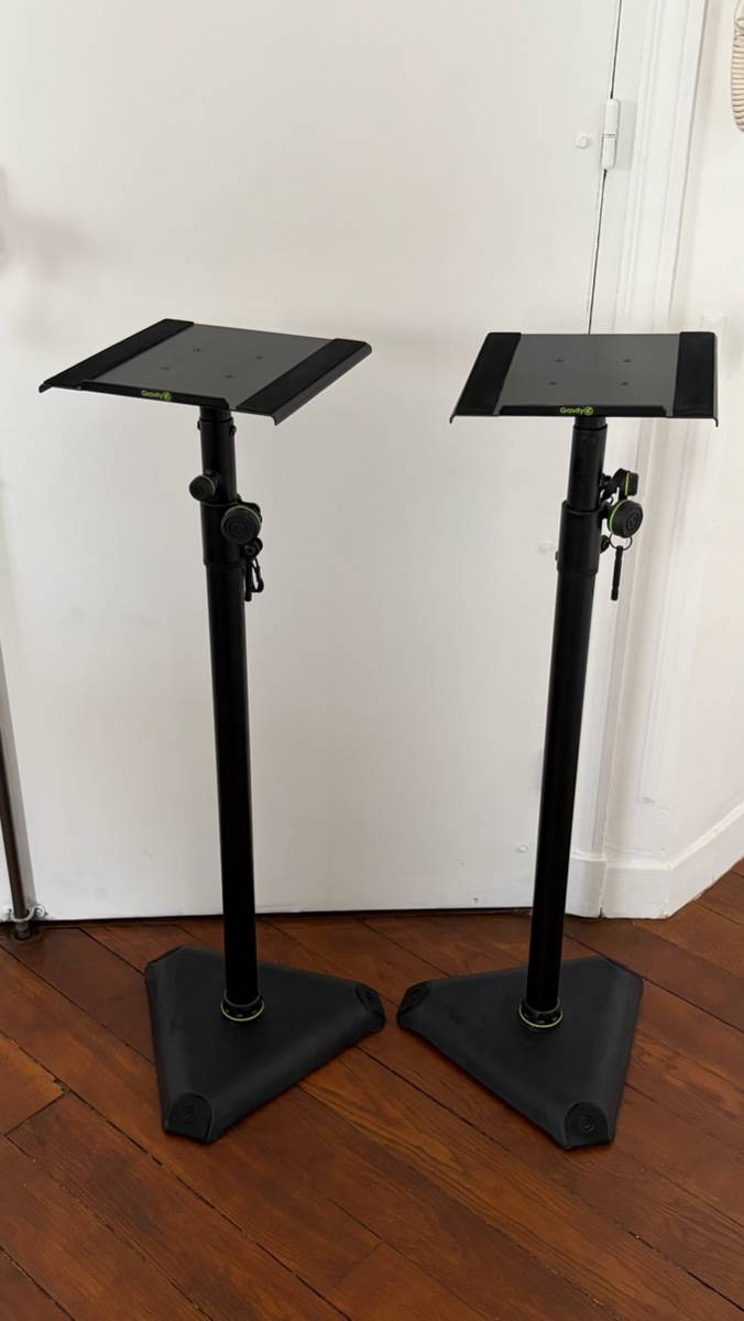 Vends paire de pieds d’enceinte Gravity SP 3202 VT