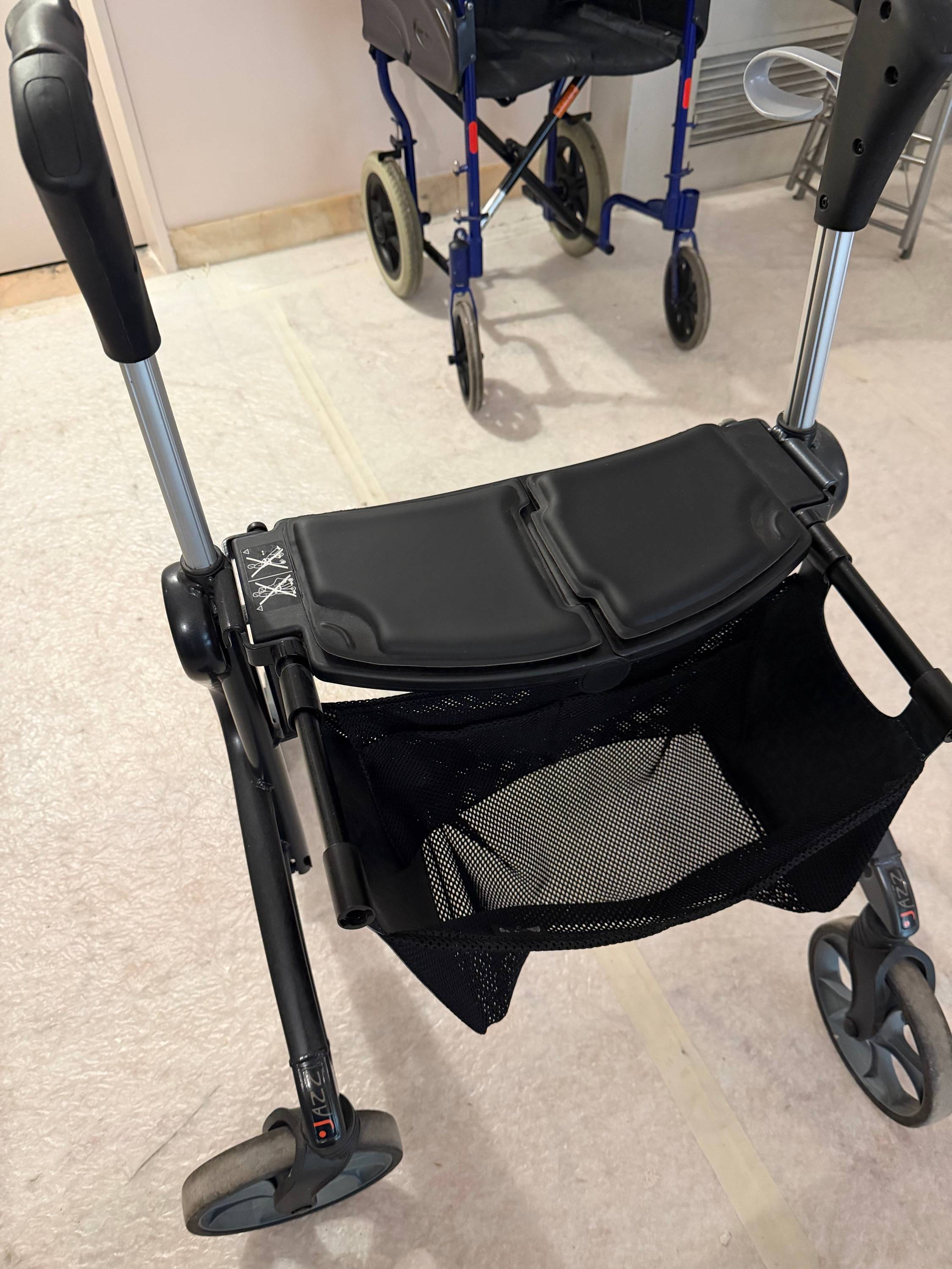 Vends déambulateur Invacare Dolomite Jazz