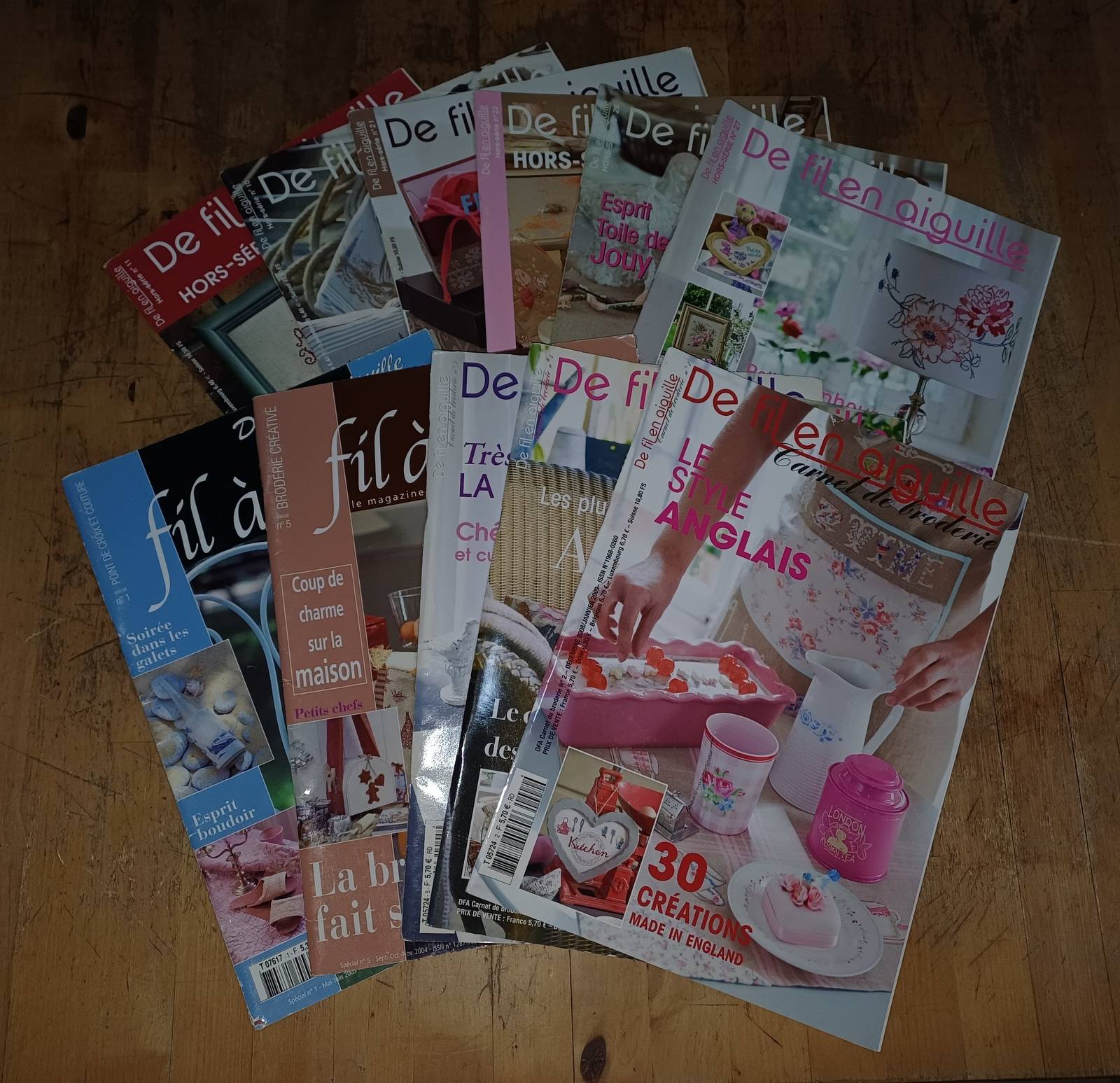 Lot de magazine de broderie au point de croix (dont De Fil en Aiguille Hors-Série)