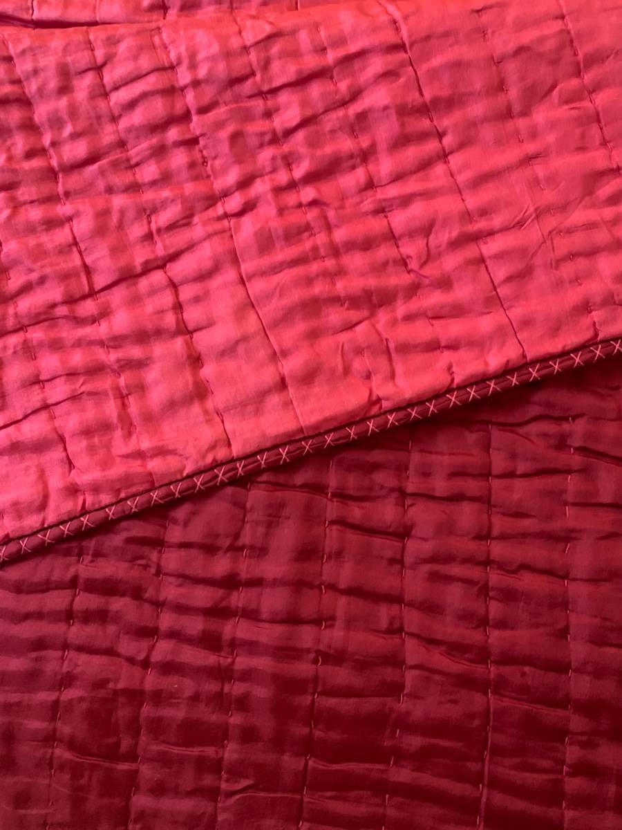 Vends couvre lit en soie réversible marque Caravane
