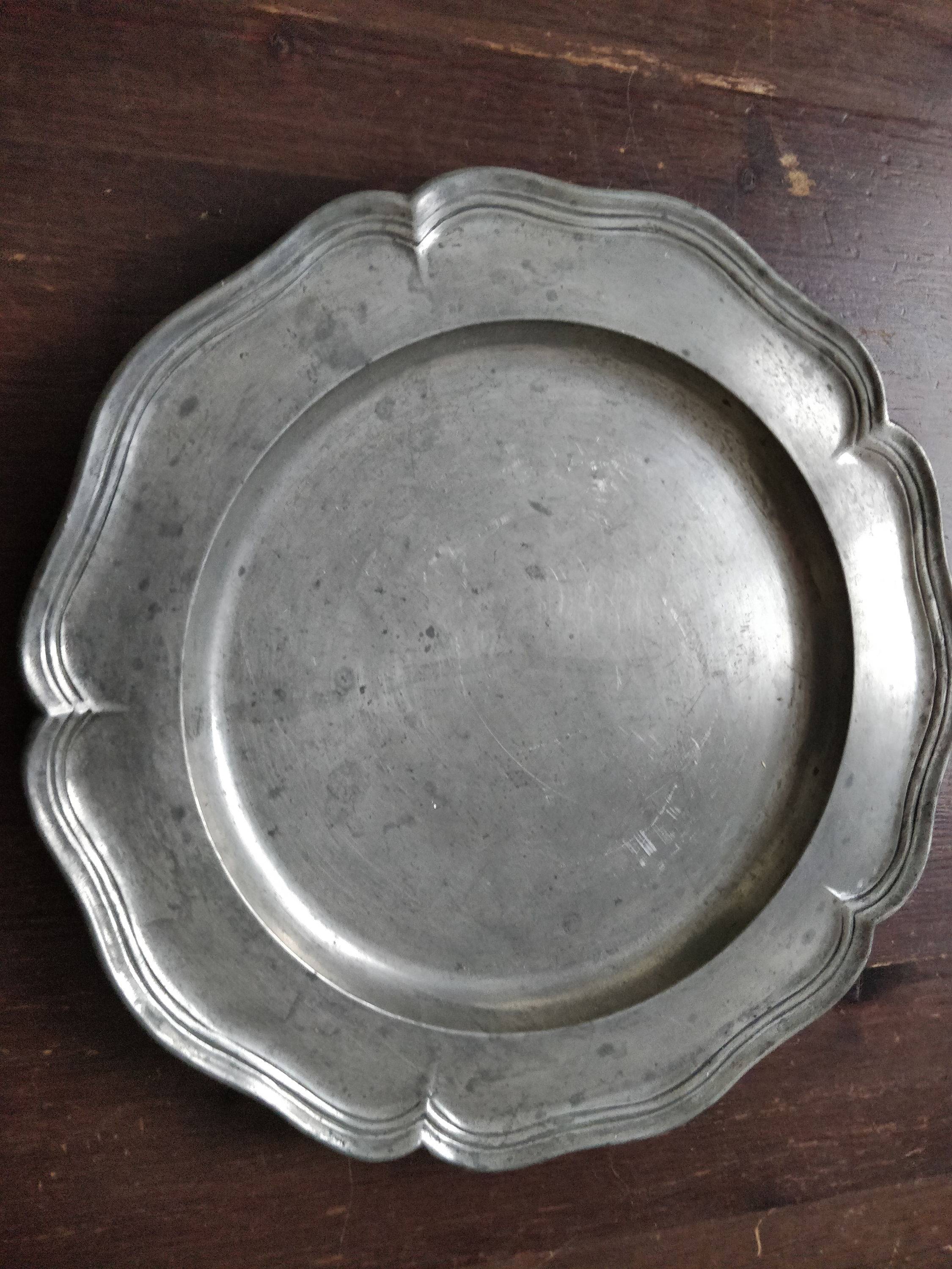 Plat en étain
