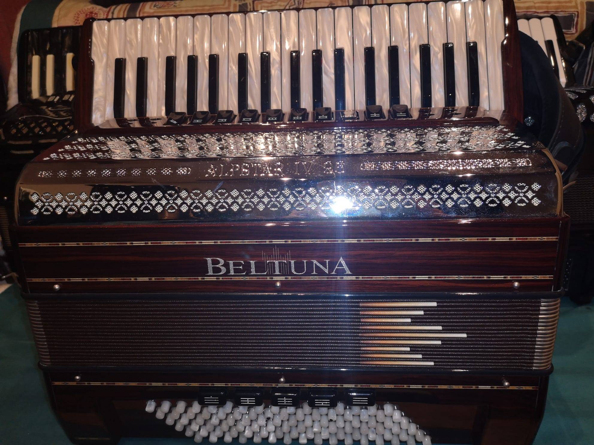 Accordéon Beltuna Alpstar IV en très bon état