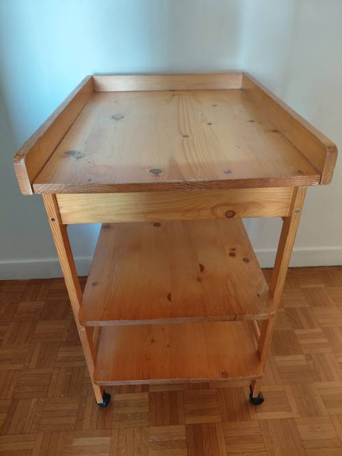 Vends table à langer