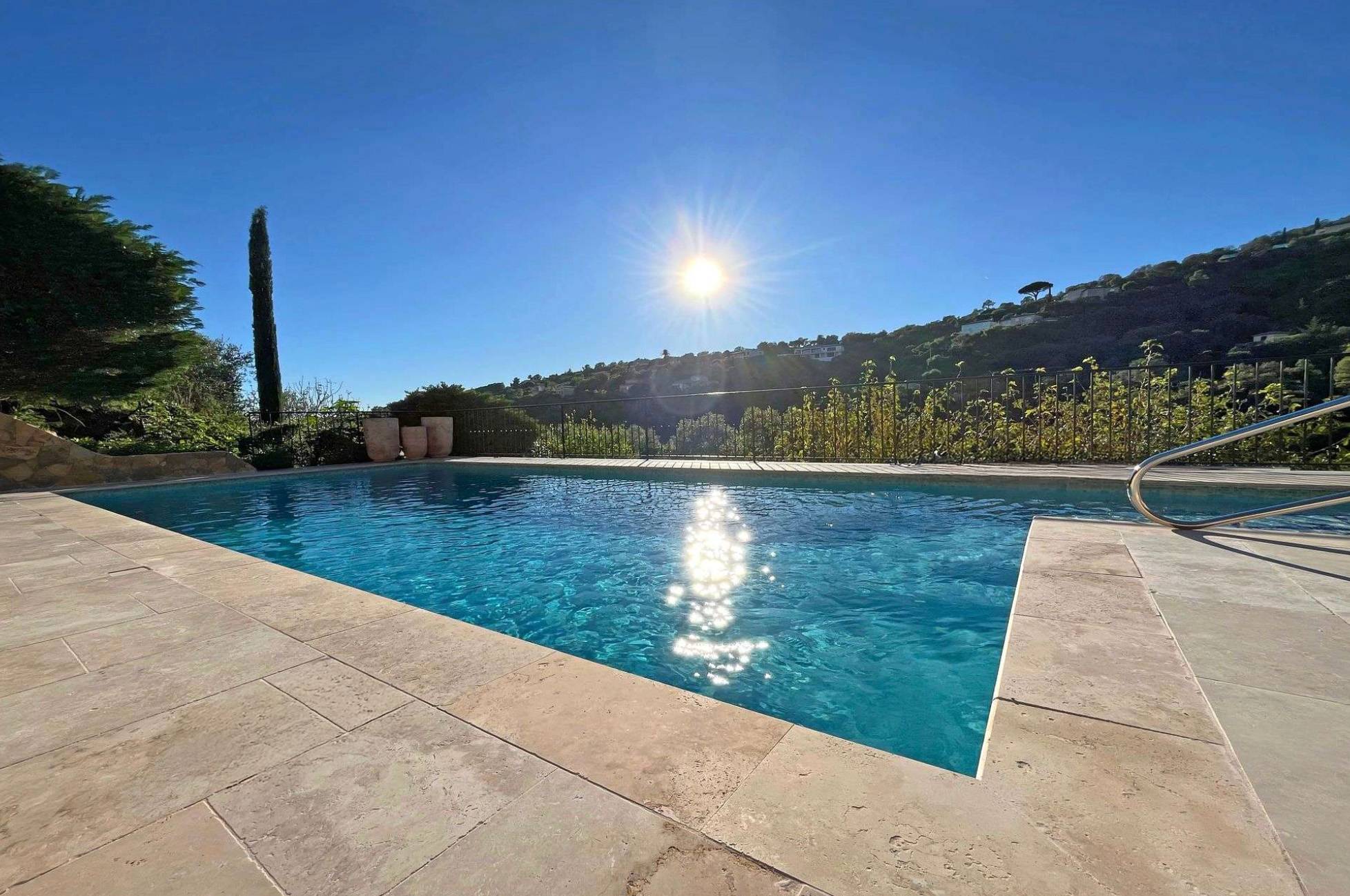 Loue villa rénovée aux Issambres / côte d’azur - 8 couchages