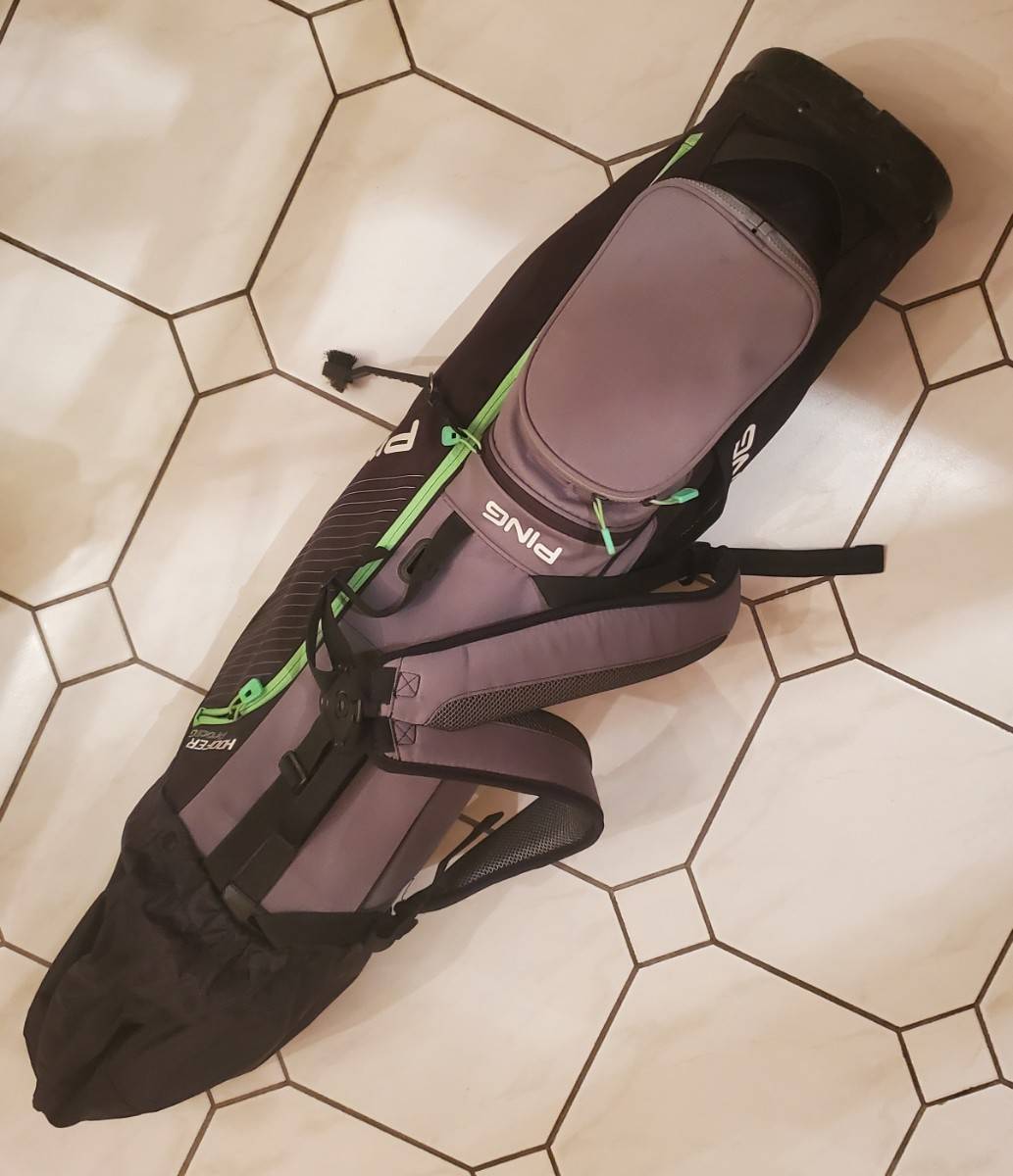 Vends demi-série de clubs de golf gaucher avec sac trépied, série junior Ping Prodi G