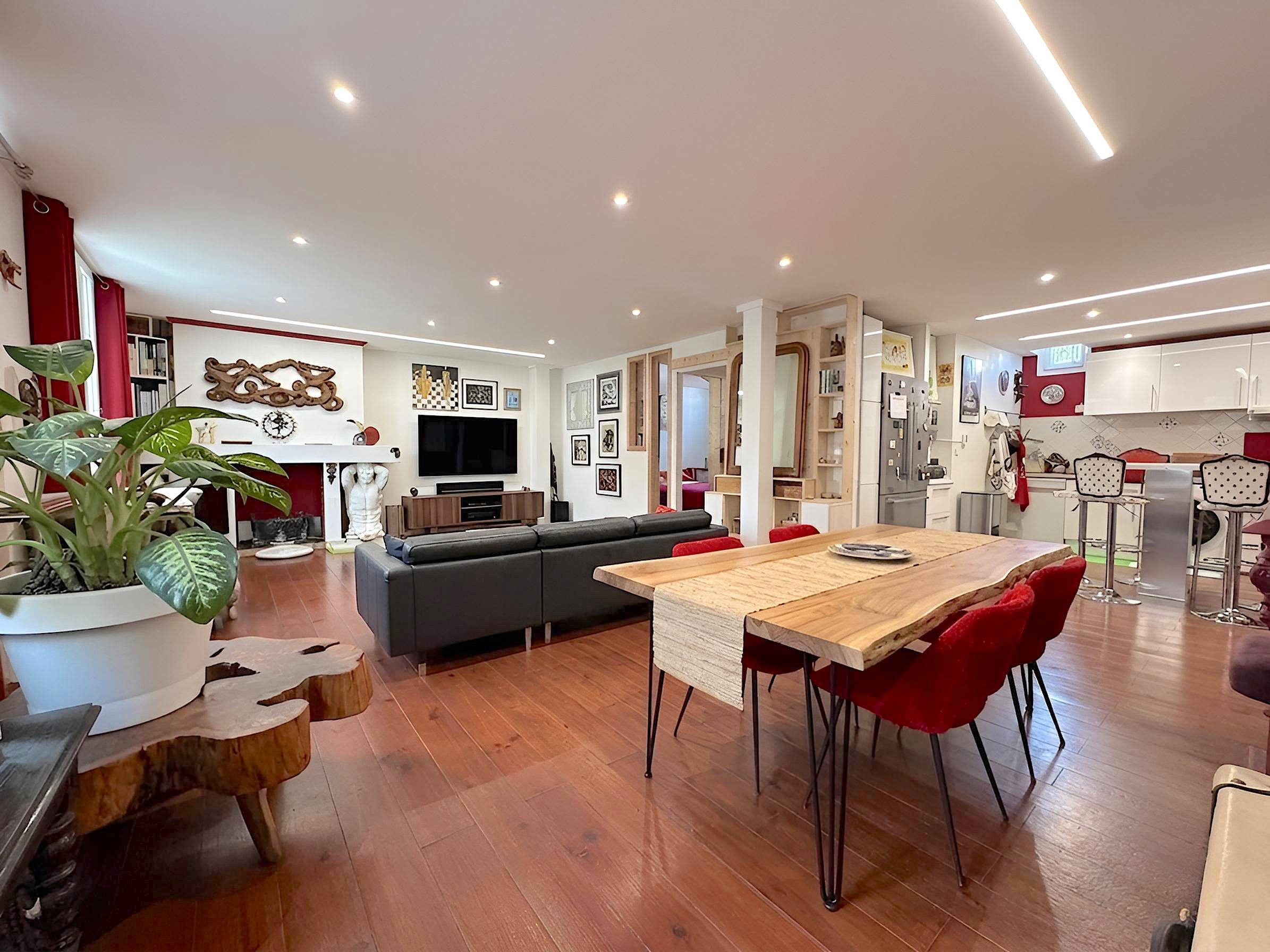 NANSOUTY/SAINT GENES : ECHOPPE DOUBLE 144m² - 5 CHAMBRES - 3 SDB - 3 WC - SOUS SOL 30m² - GARAGE INDEPENDANT