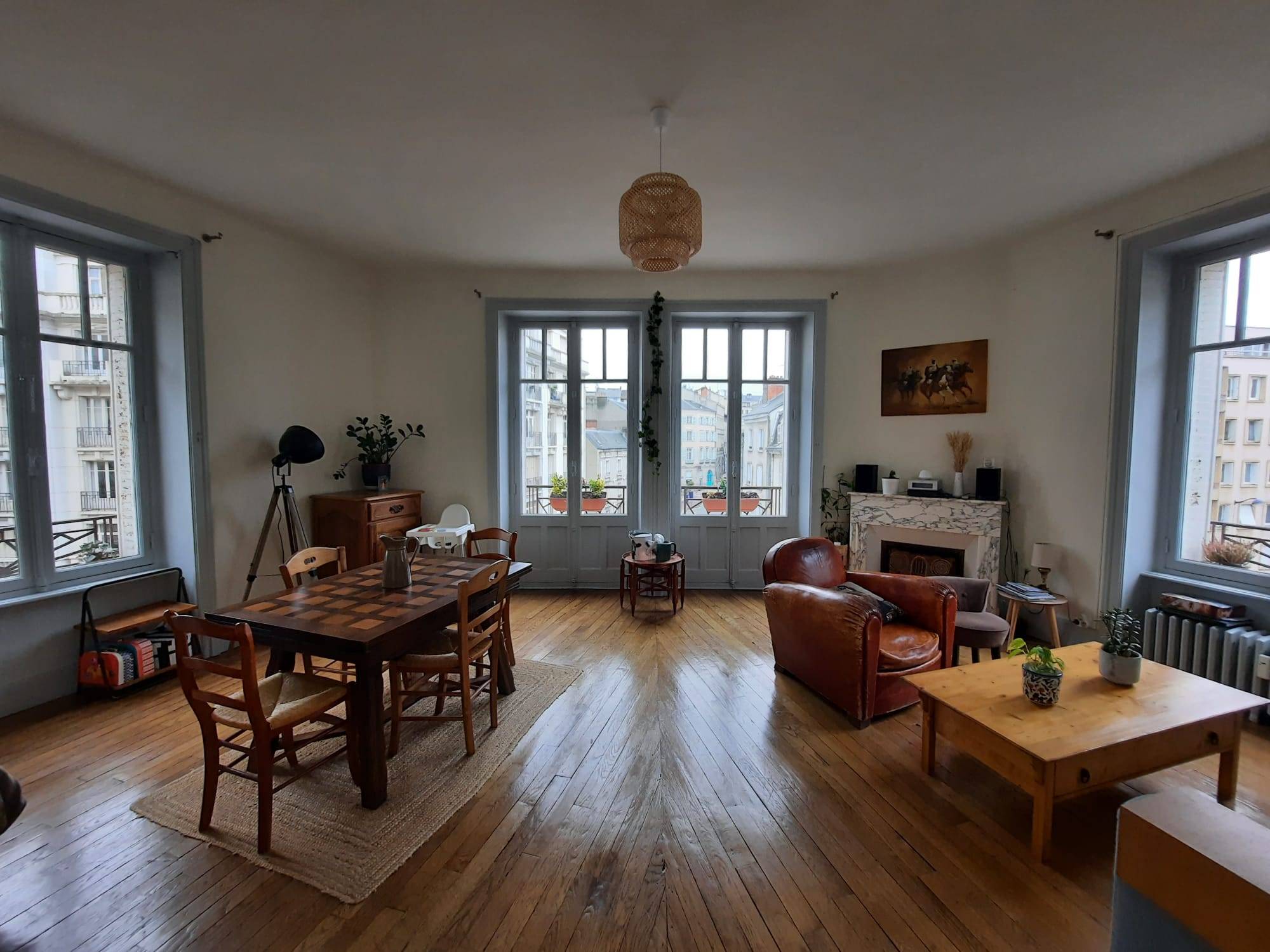 Loue appartement T3 entièrement rénové - 95m² - plein centre Limoges