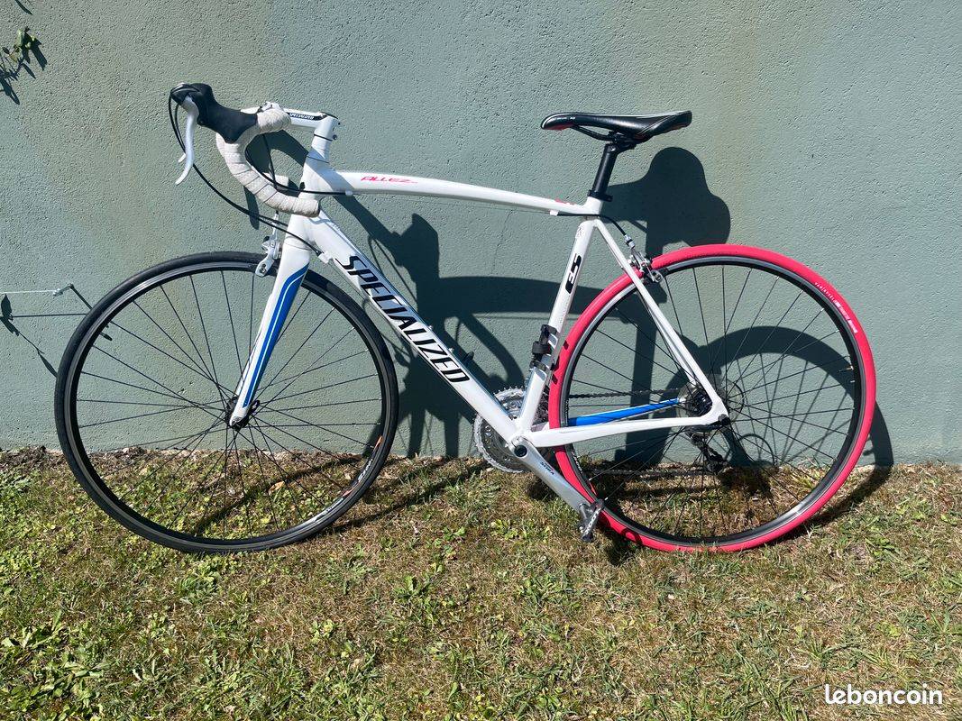 Vends vélo de route