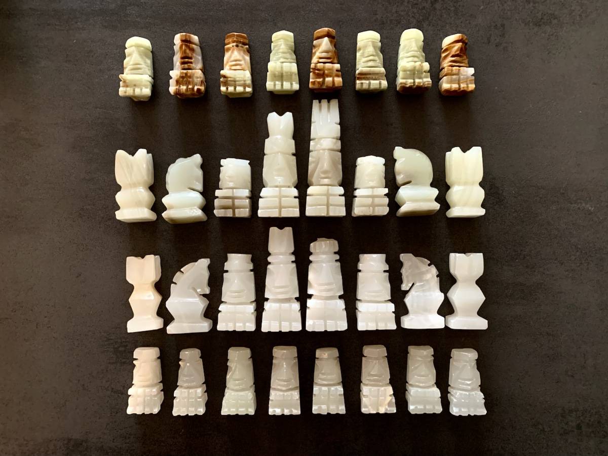 Vends pièces d’échecs en pierre