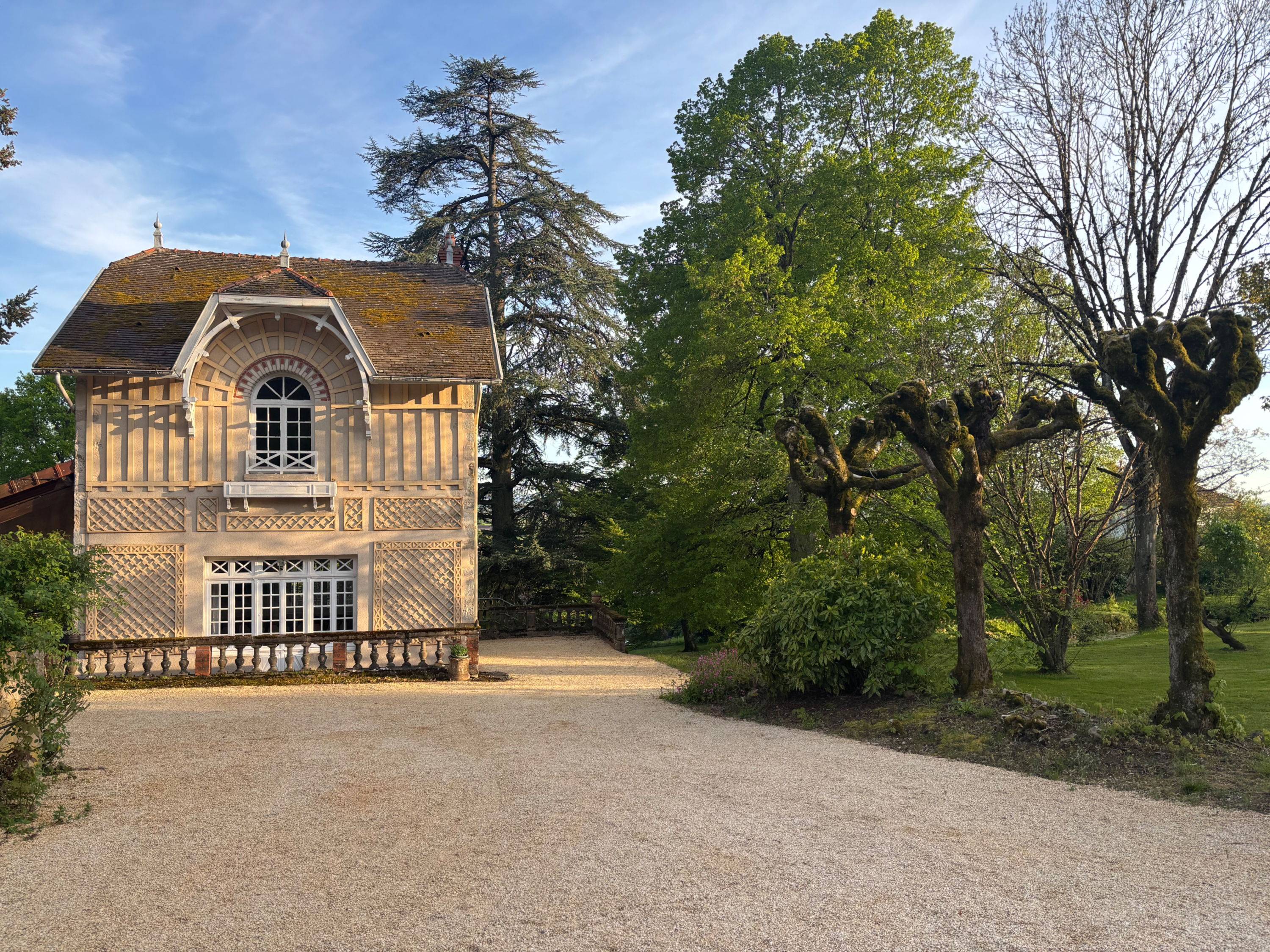 Loue maison jolie en Bourgogne Sud - 4 couchages, 2 chambres - La Guiche (71220)