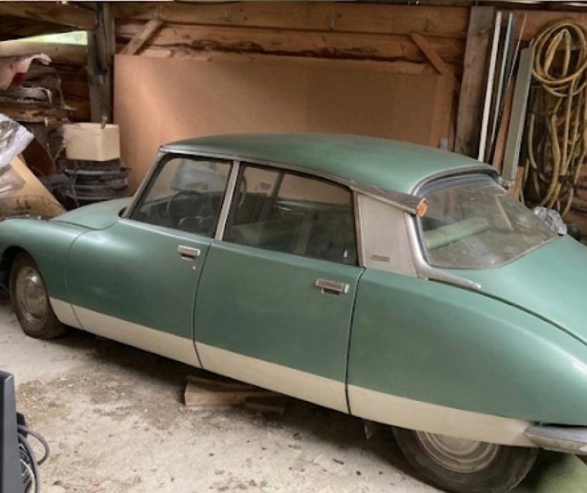 Citroën DS20 de 1974 - sortie de grange
