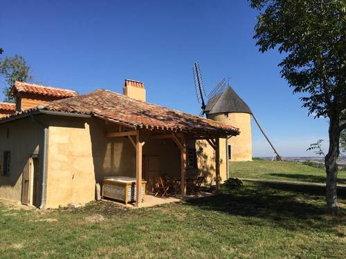 Loue gîte dans la campagne gersoise - 8 couchages