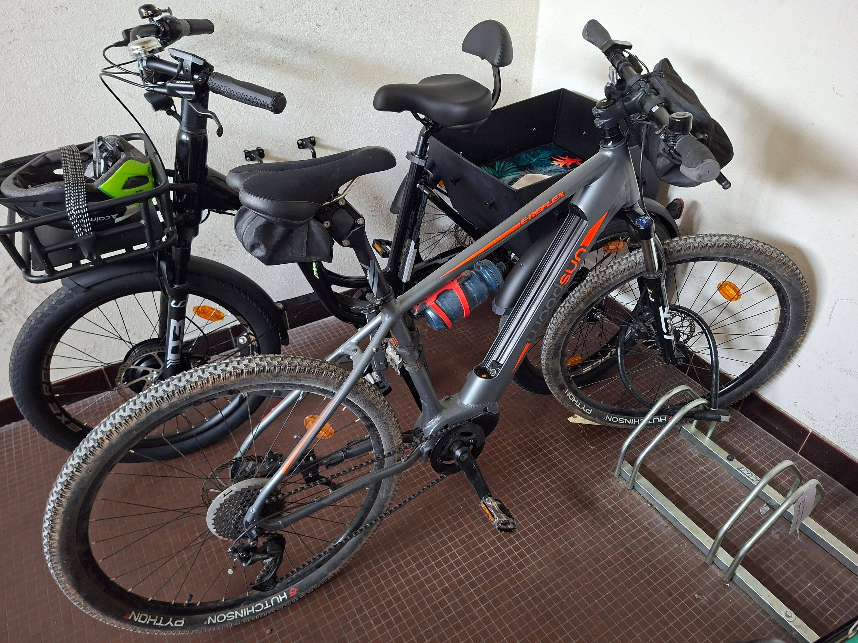 Vends vélo électrique en très bon état, batterie HS