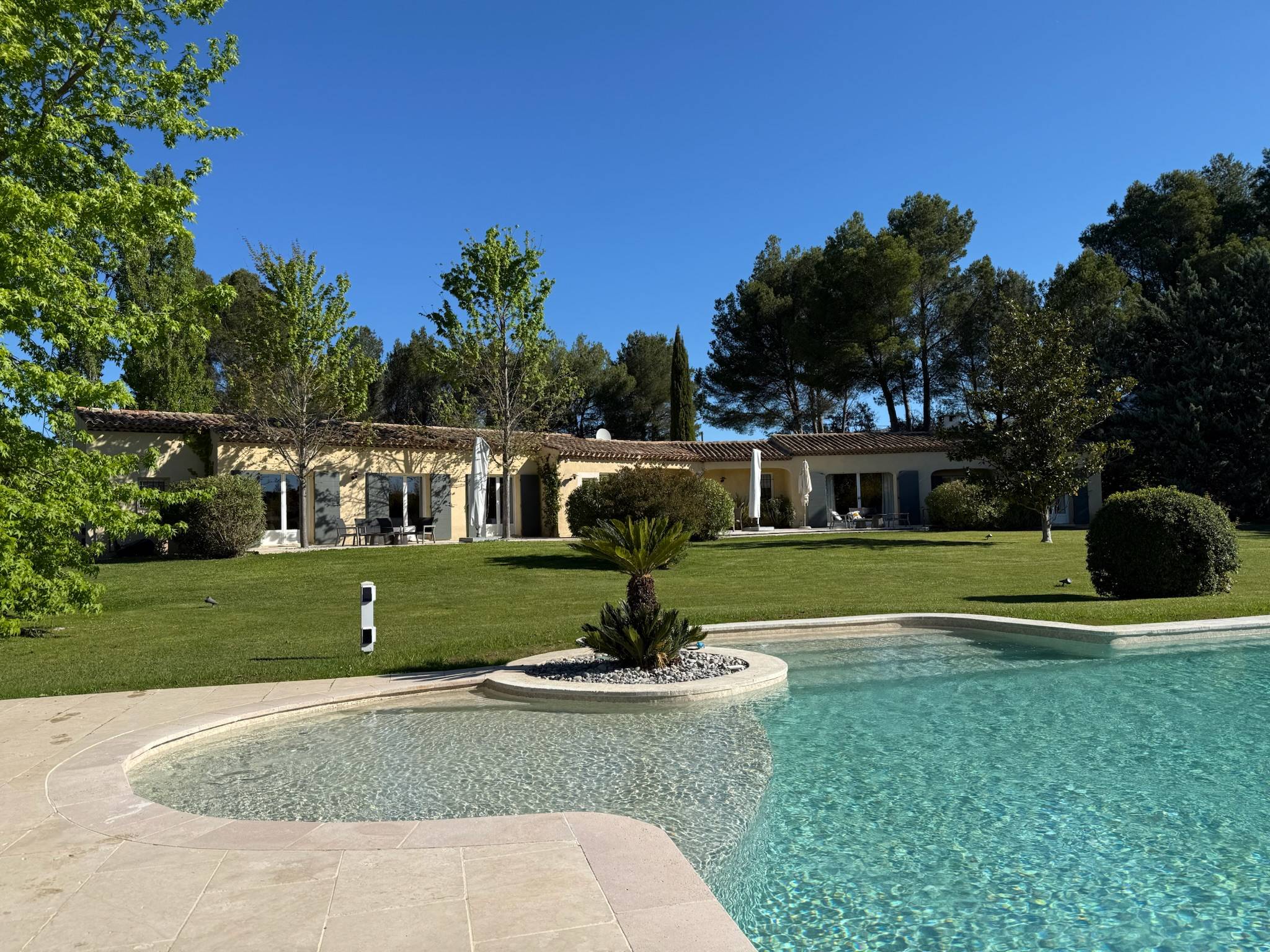 Loue maison - 10 couchages - Aix-en-Provence - Beaurecueil (13)