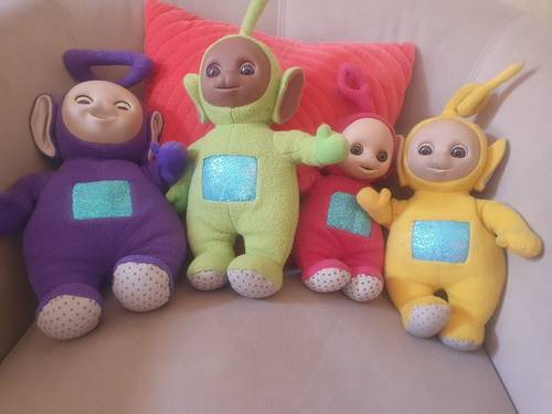 Vends 4 teletubbies