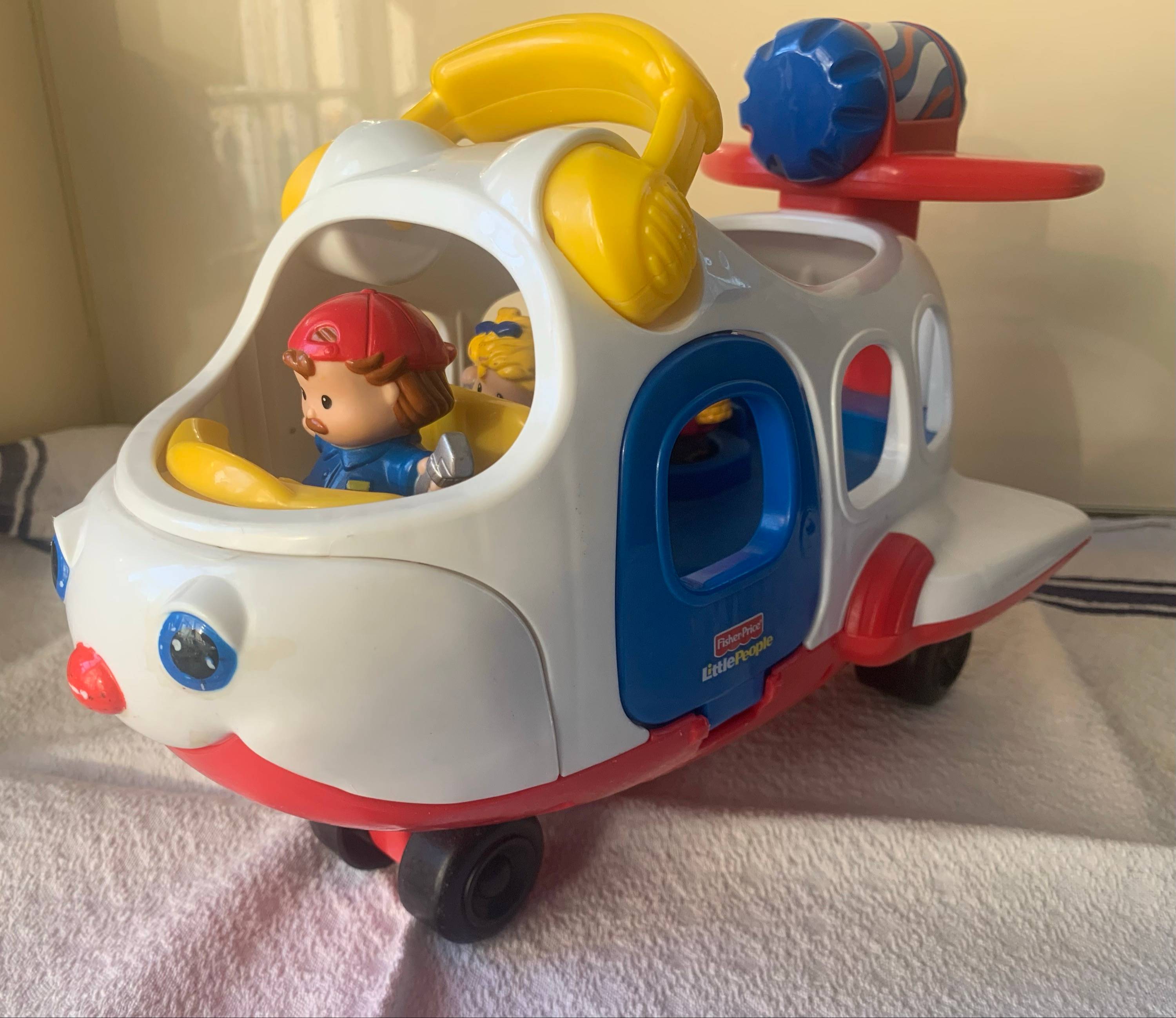 Vends avion à réaction Fisher Price Little People avec 3 personnages