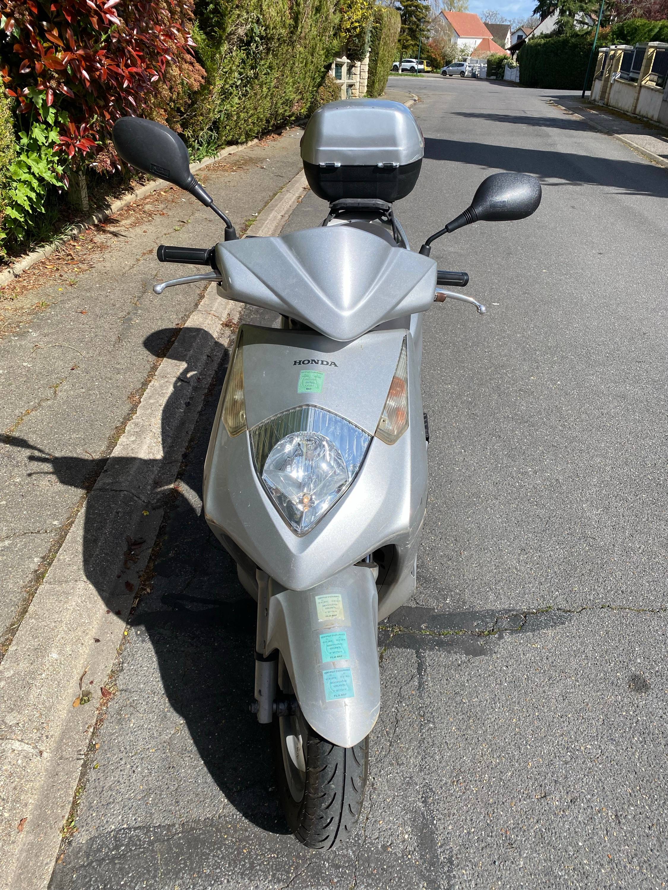 Vends scooter 125cm, 2002, 14510km