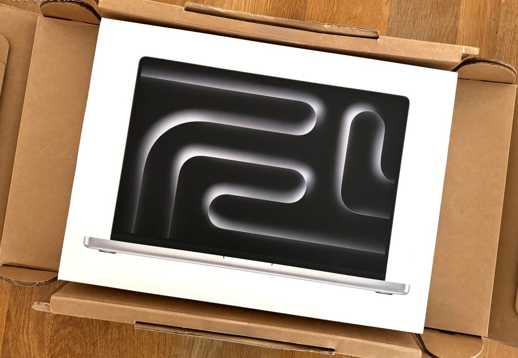 Vends Apple MacBook Pro M3 Pro 16 pouces / 512 Go - Neuf