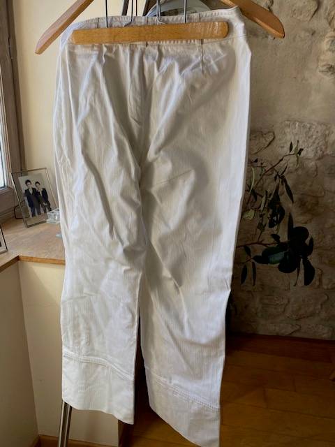 Vends pantalon blanc en coton et élasthane - Taille 40