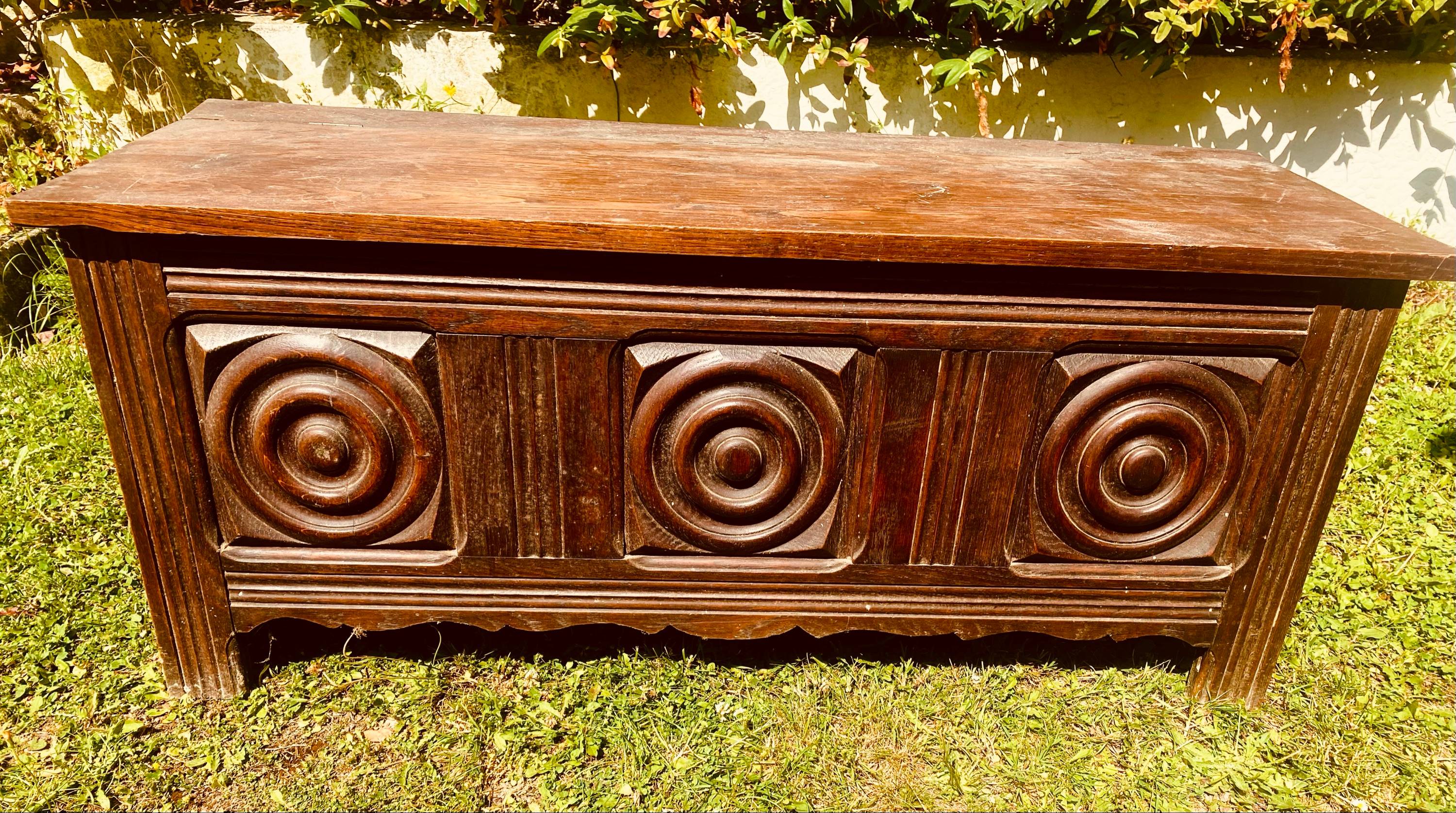 Vends meuble coffre en bois de châtaignier