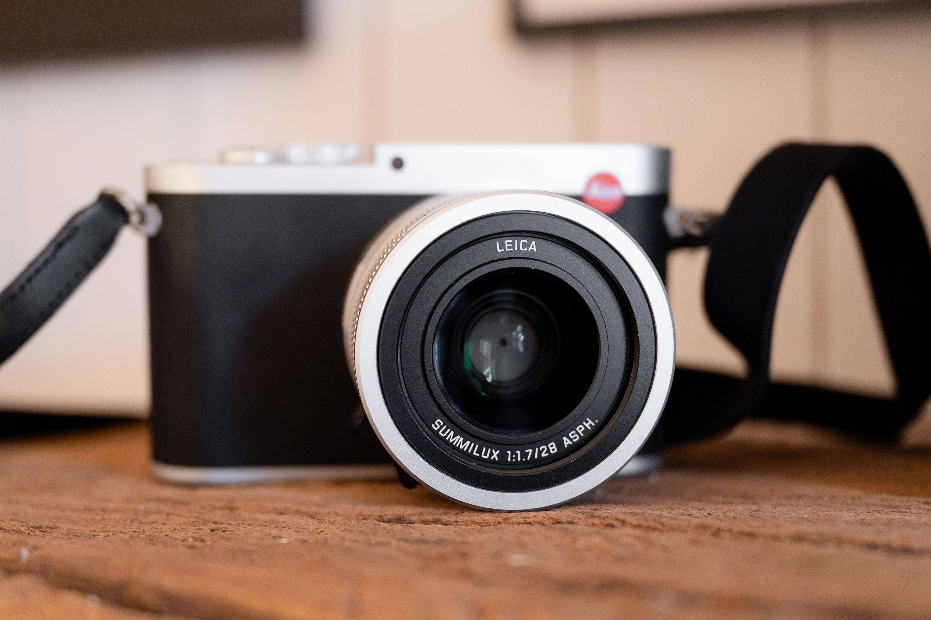 Vends Leica Q argenté