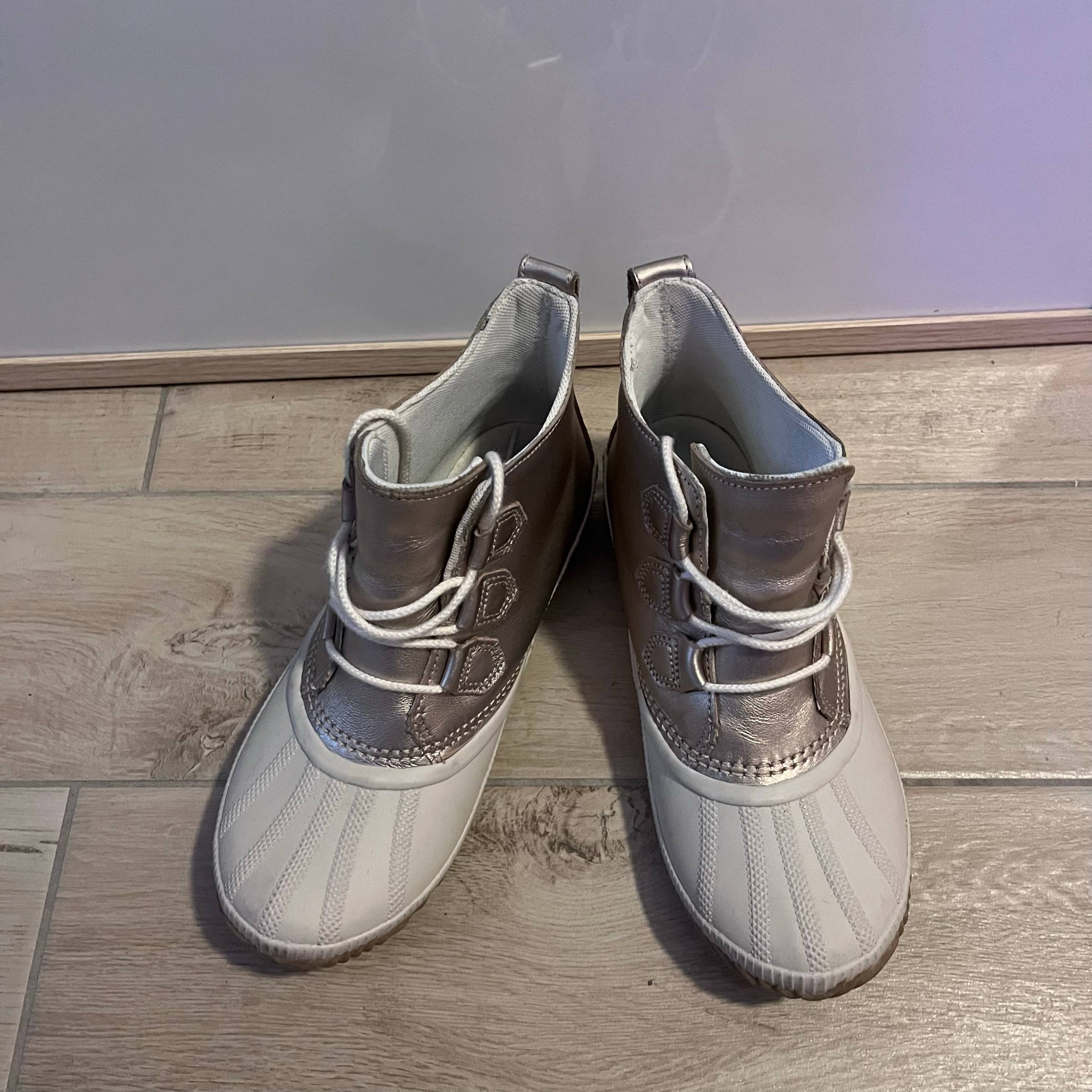 Vends Sorel Out N waterproof beige et doré - Pointure 41