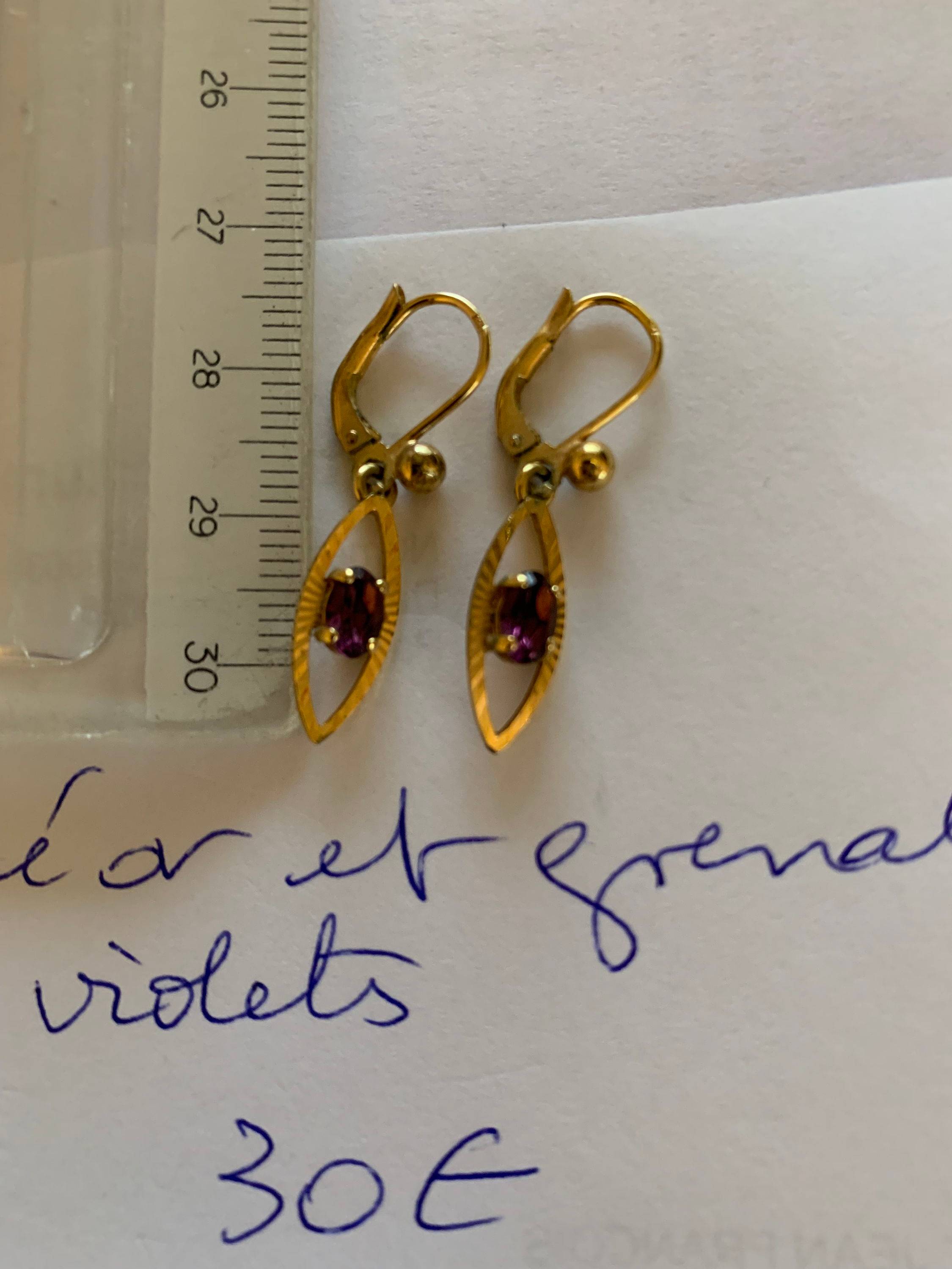Vends boucles d’oreilles à clips et à oreilles percées