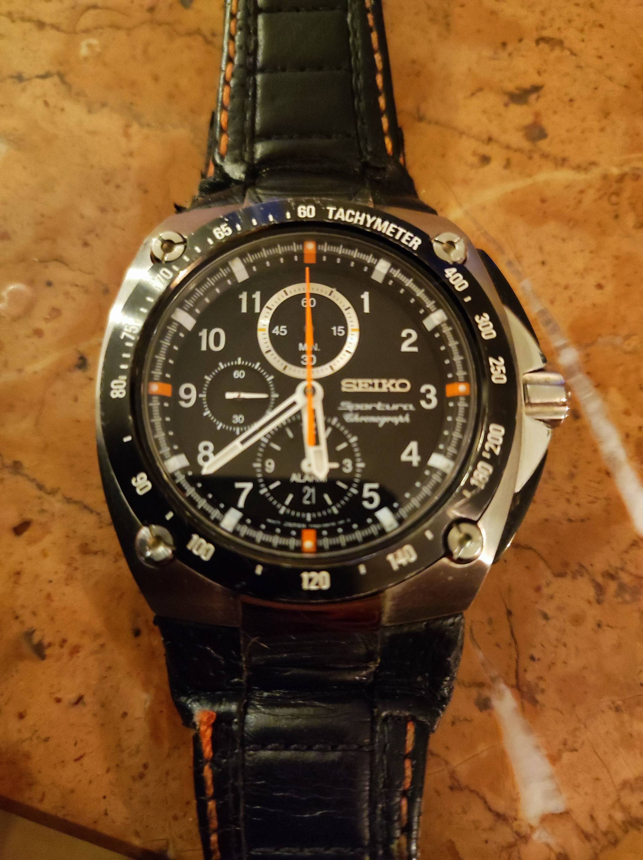 Montre de collection Chronographe SEIKO sportura Alarm cadran noir bracelet cuir