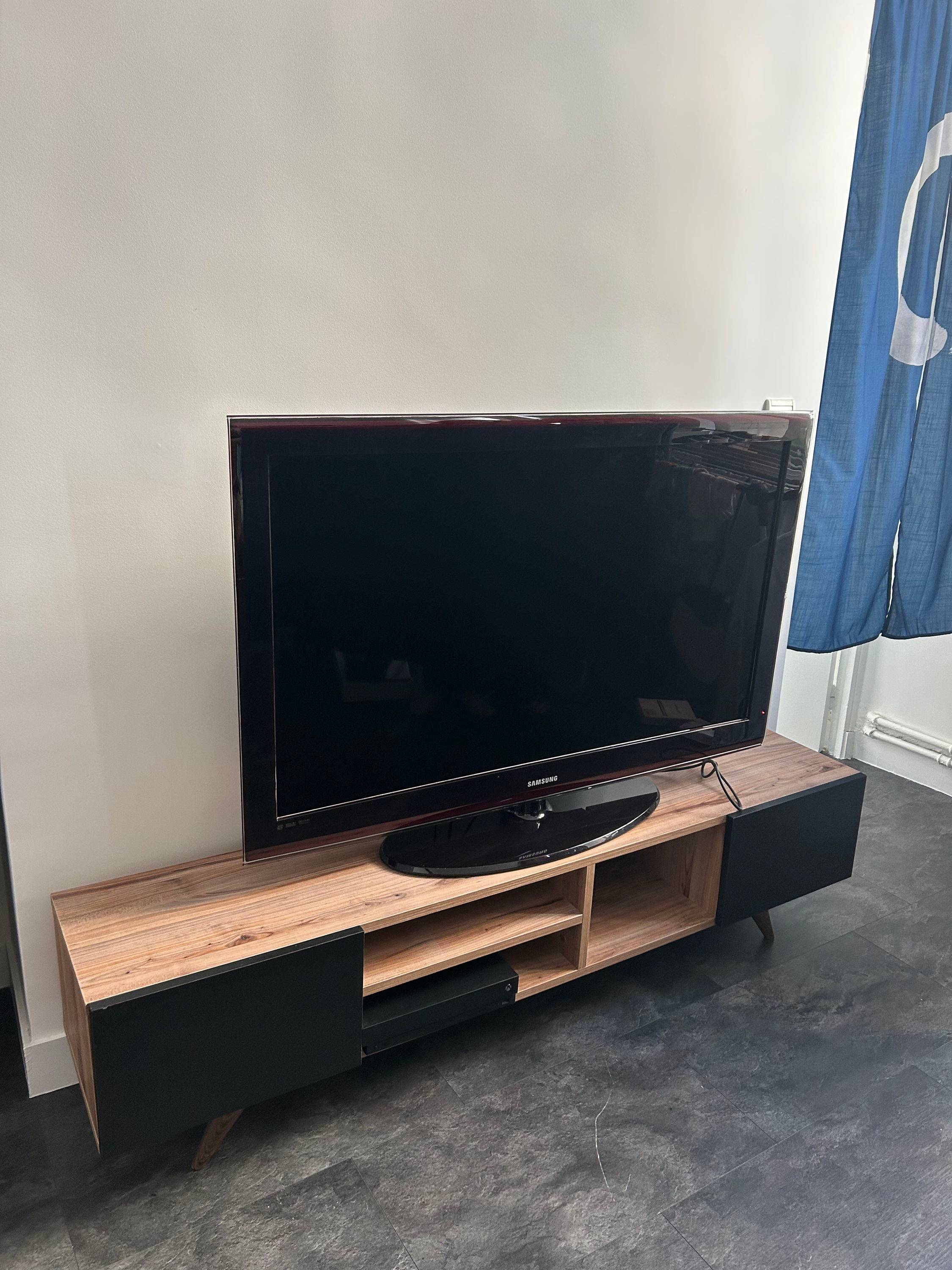 Vends téléviseur Samsung 46 pouces (117 cm)
