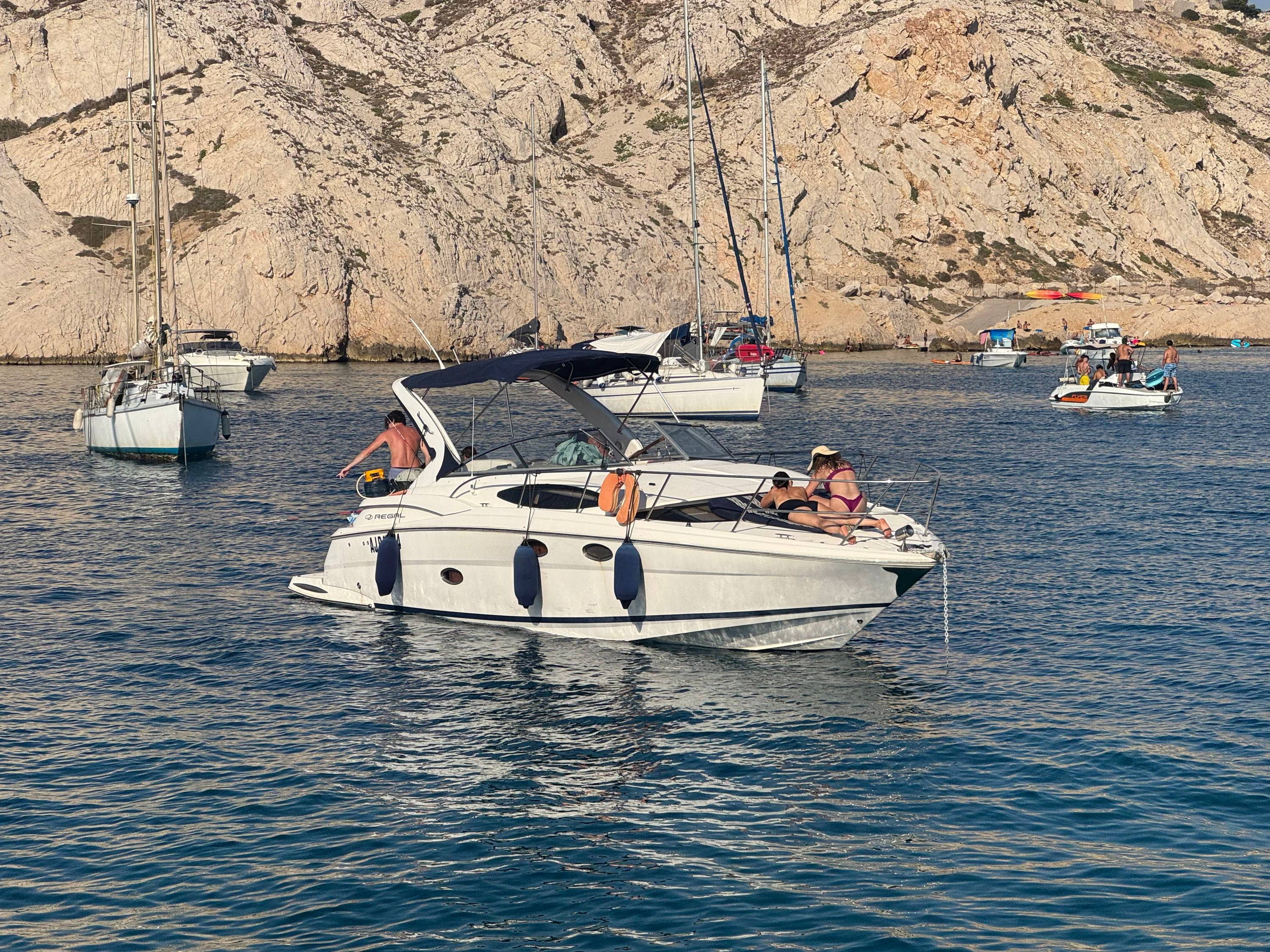 Bateau REGAL 3360