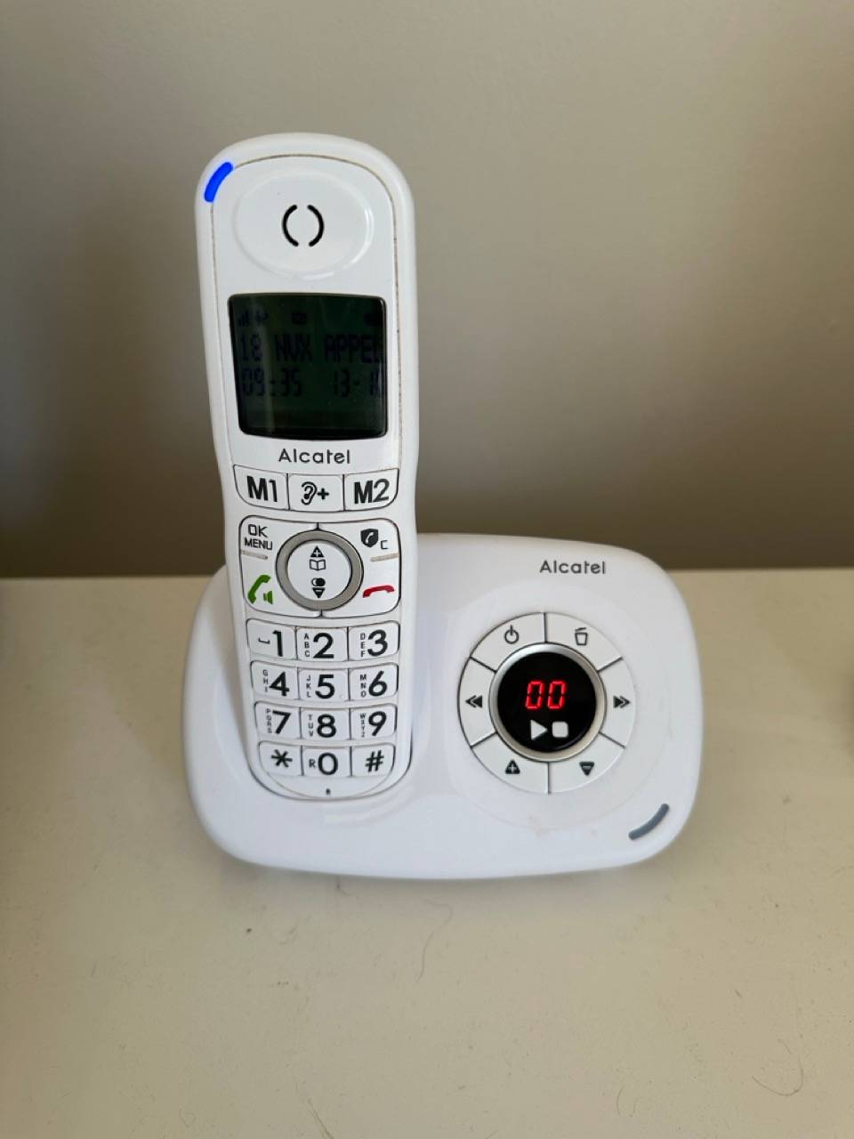 Vends téléphone Alcatel avec répondeur compatible toutes box internet