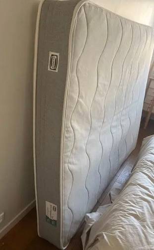 Vends matelas ferme Génération Simmons 160x200