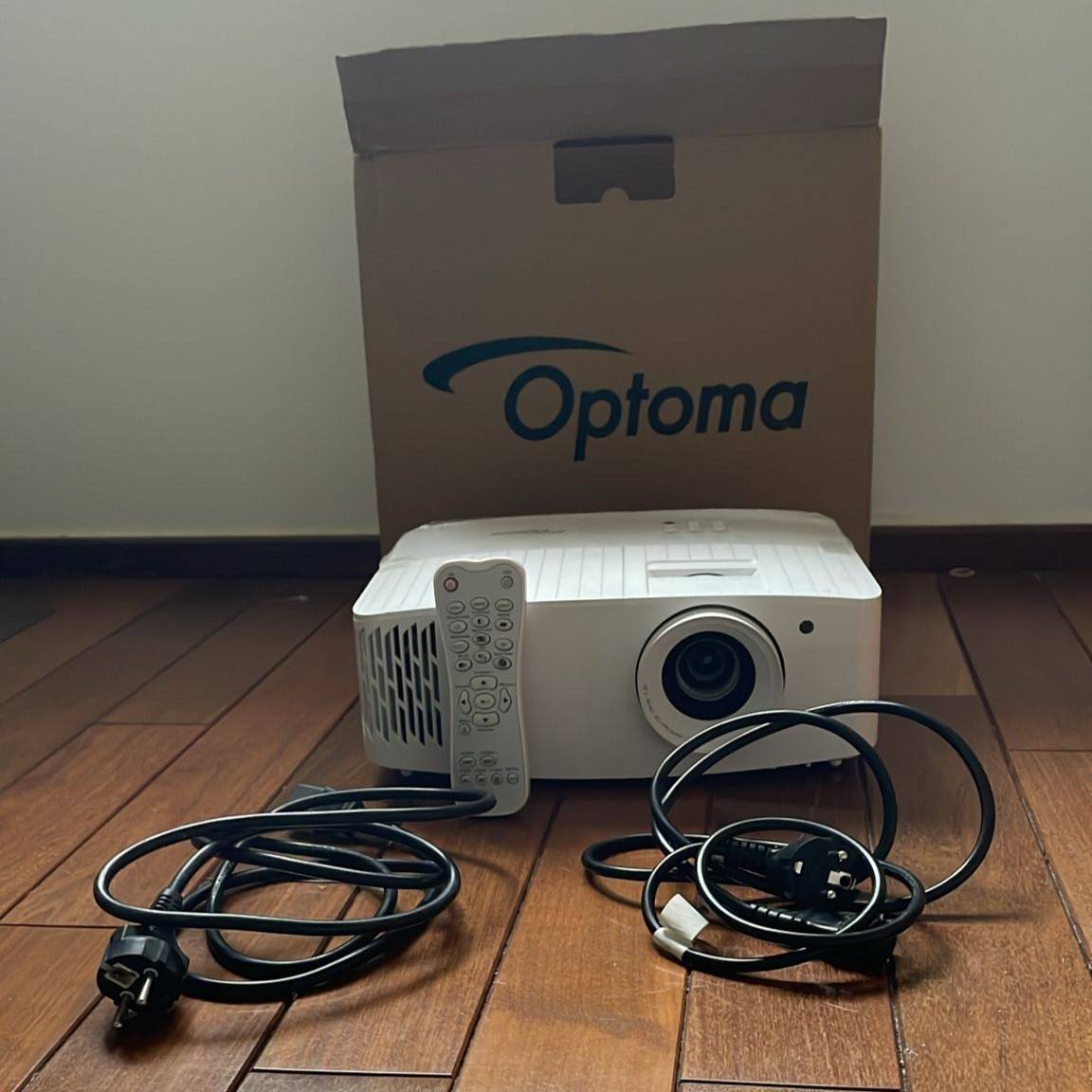 Vends vidéoprojecteur 4K Optoma UHD38x