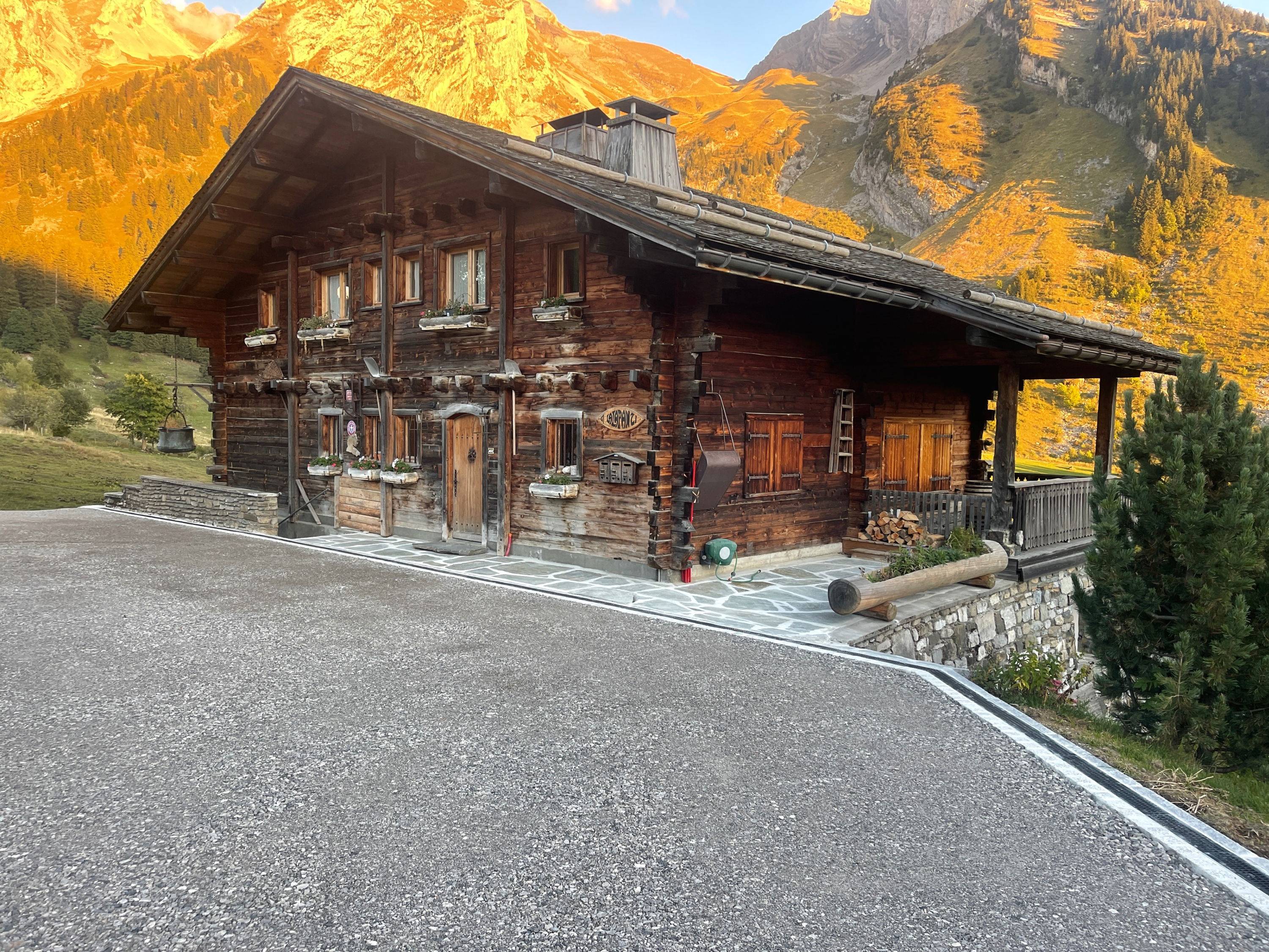Loue appartement de charme - chalet en madrier avec vue lac - 8 couchages - Les Confins