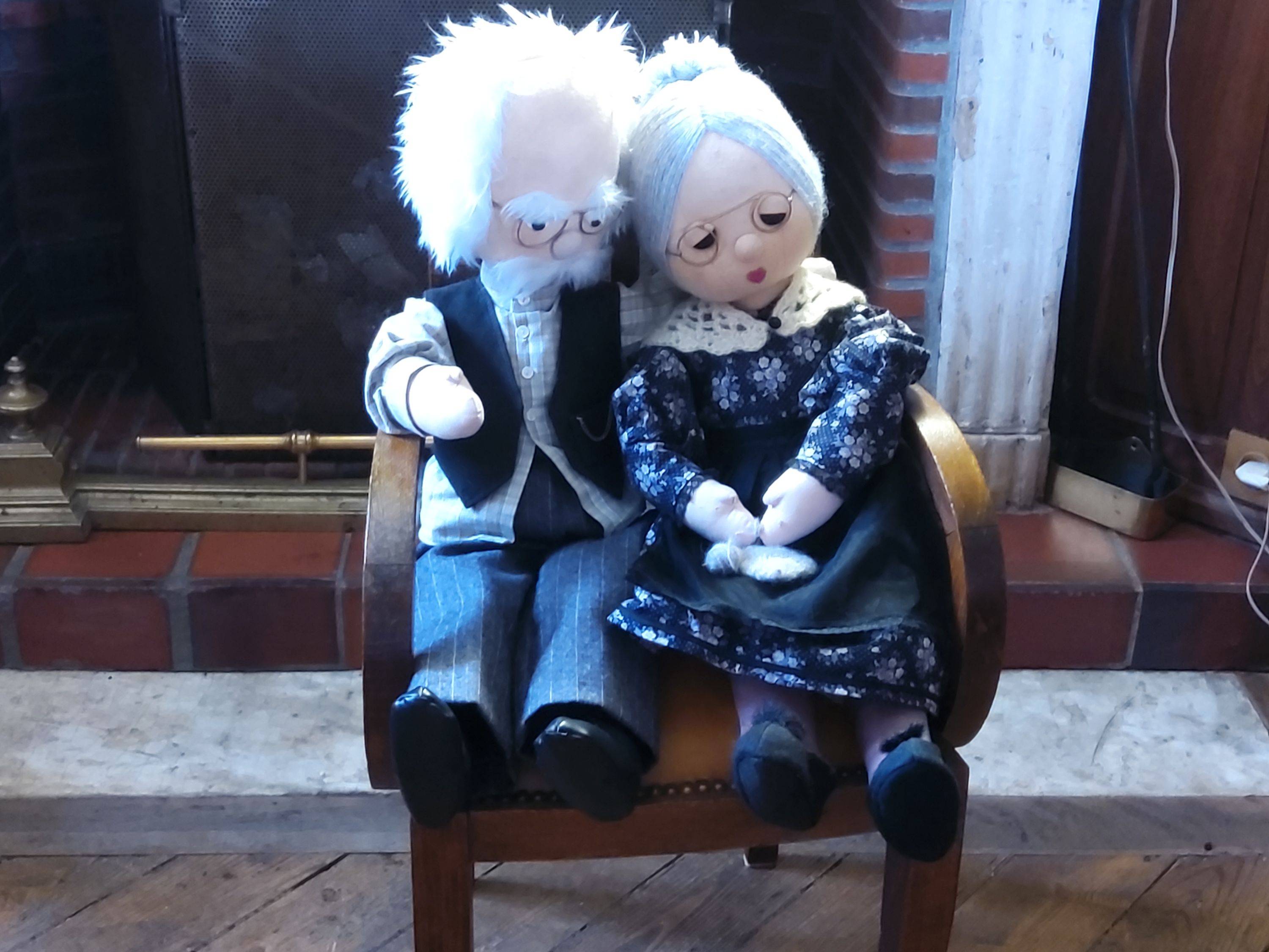 Vends couple de poupées vintage
