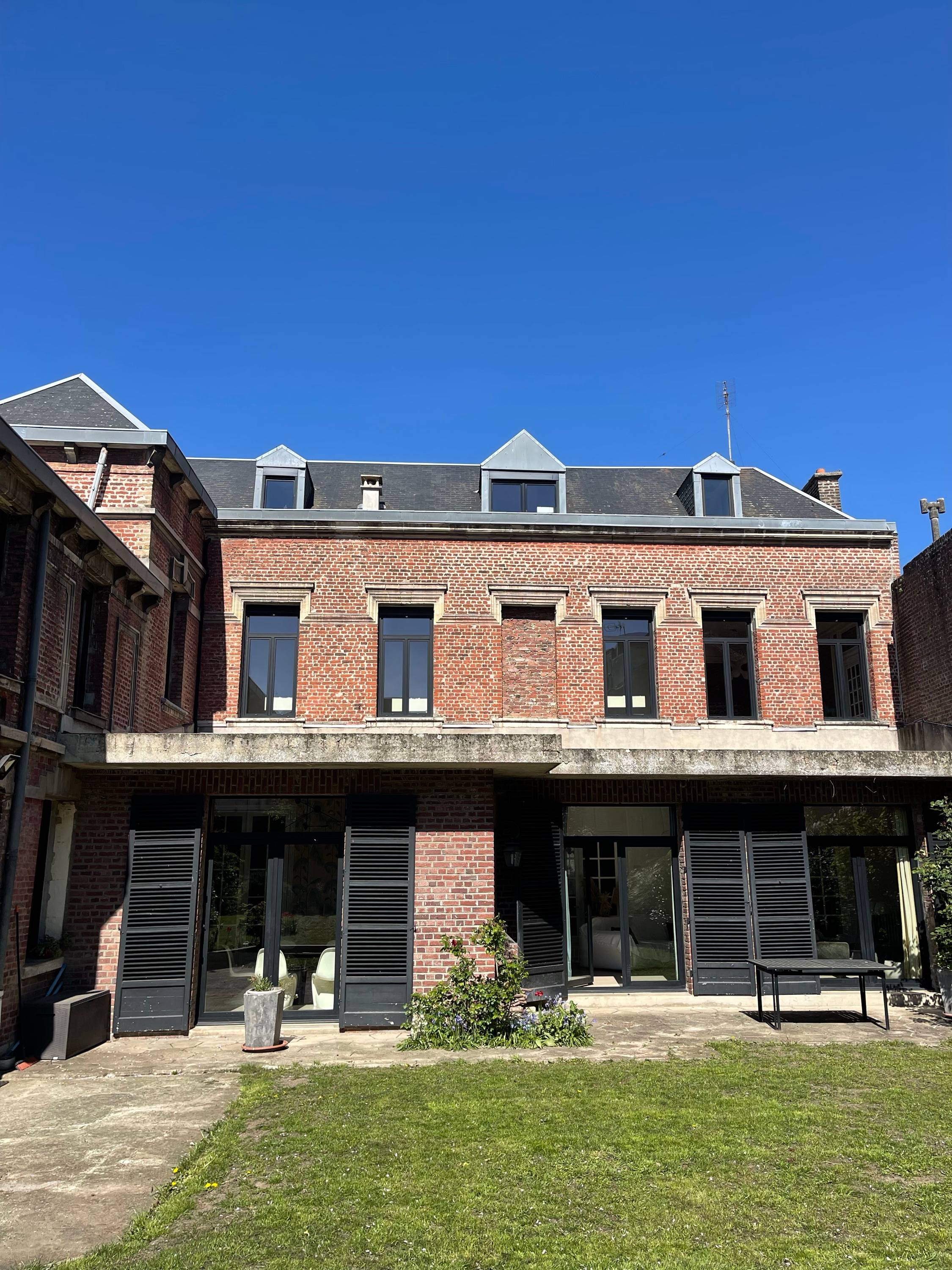 Vends maison avec jardin - 330m² - entre Paris et Lille