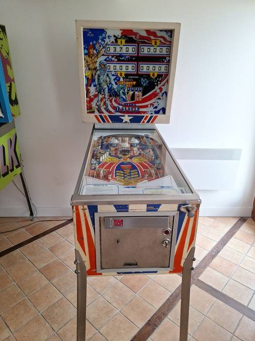 Vends flipper Gottlieb "Spirit of 76", collector, révisé, en parfait état de marche