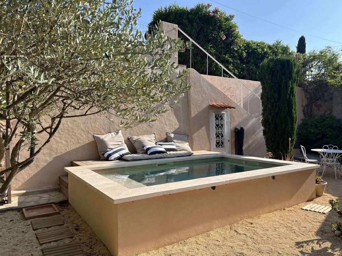 Loue villa Sanary - 9 couchages, piscine et plage à pieds