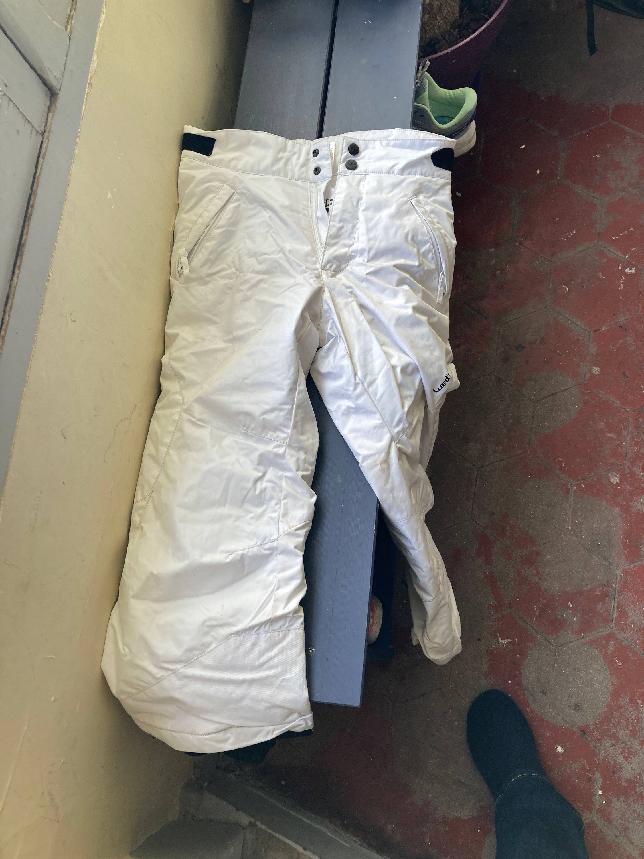 Vends pantalon de ski taille 8 ans blanc