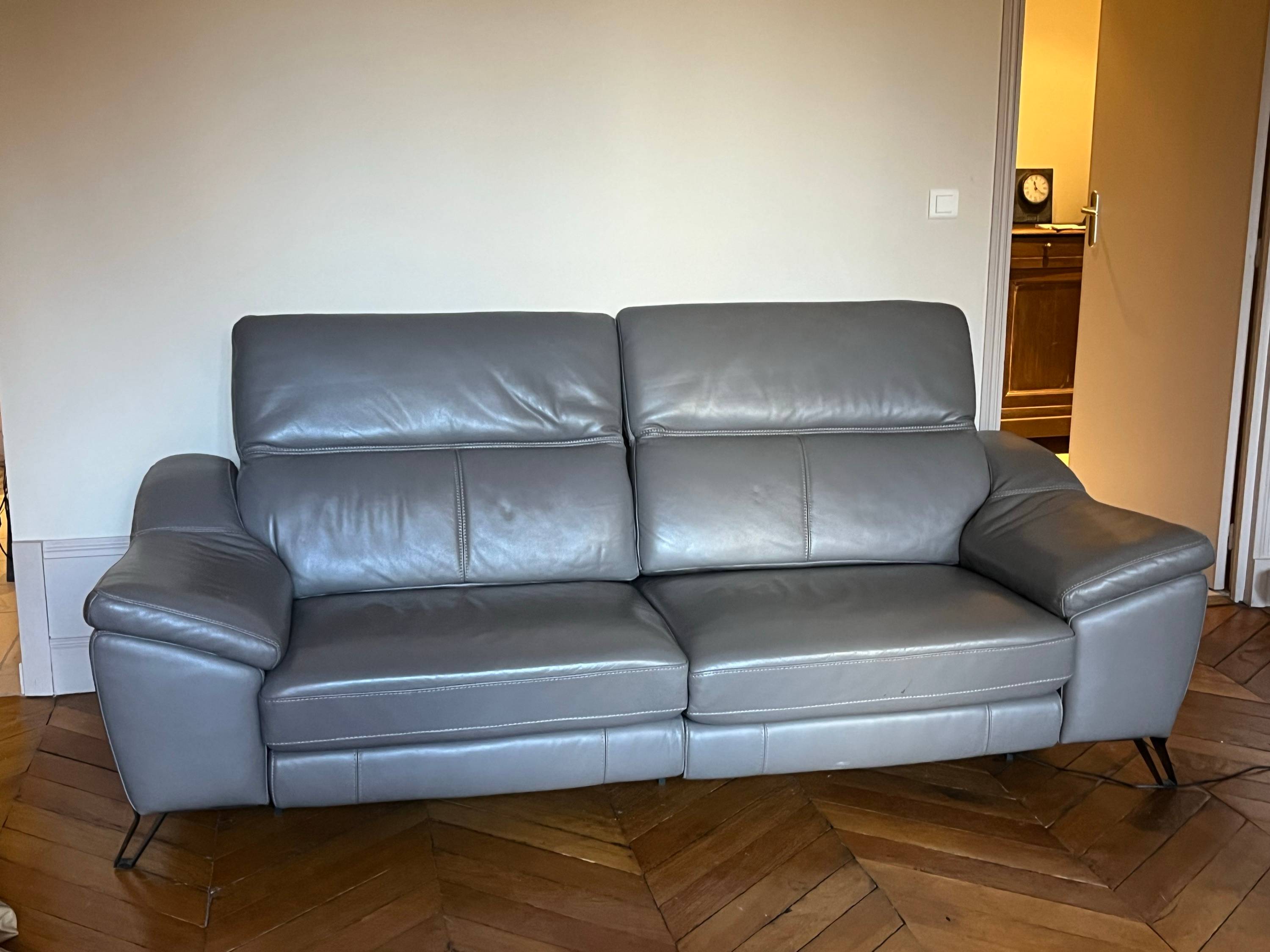 Vends canapé cuir électrique Maisons XXL en très bon état