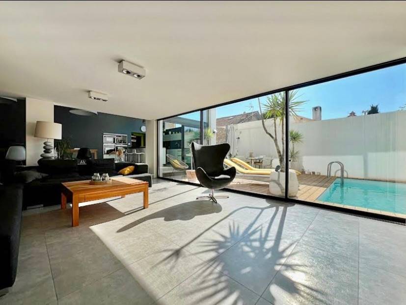 Vends loft - 168m² - à 5 min du centre de Bandol